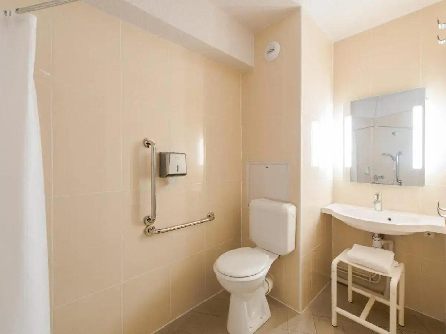 B&B HOTEL Blois Sud Vineuil