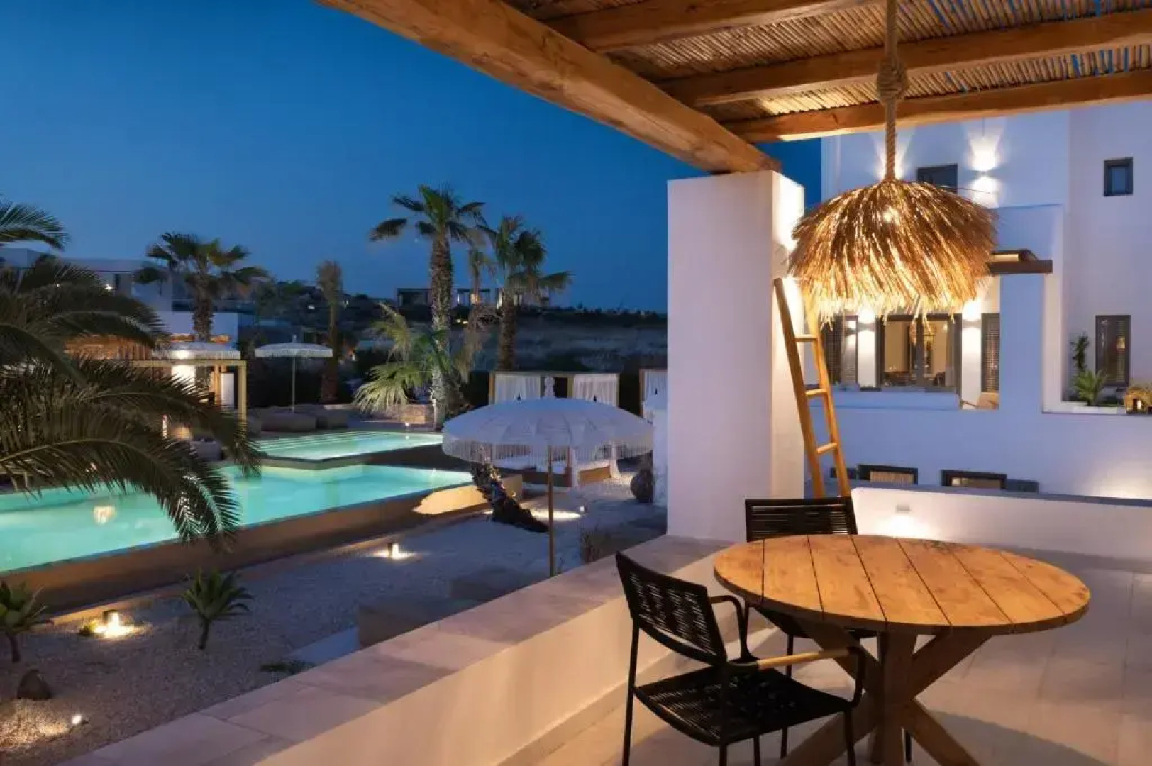 Kosmitis Suites & Villas