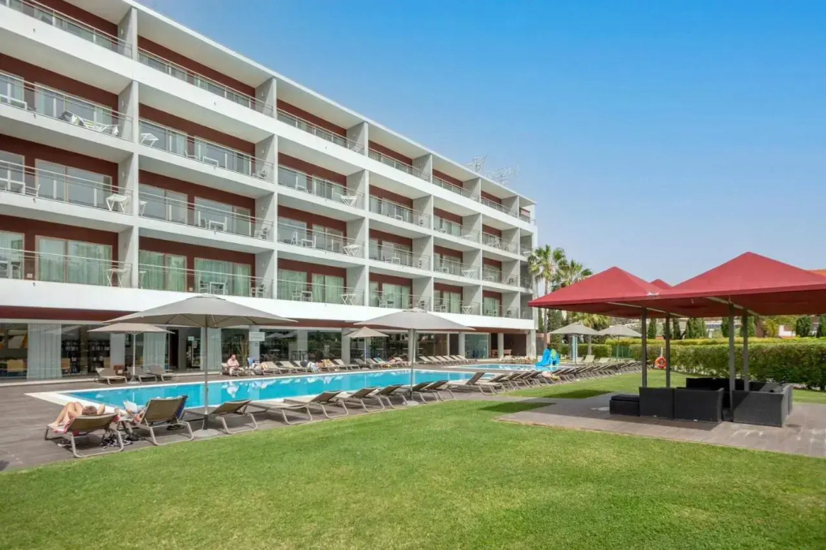 Hotel Apartamento Areias Village