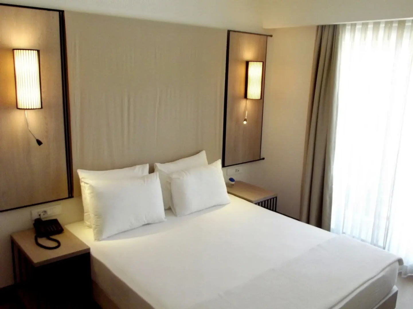 Liv Hotel By Bellazure