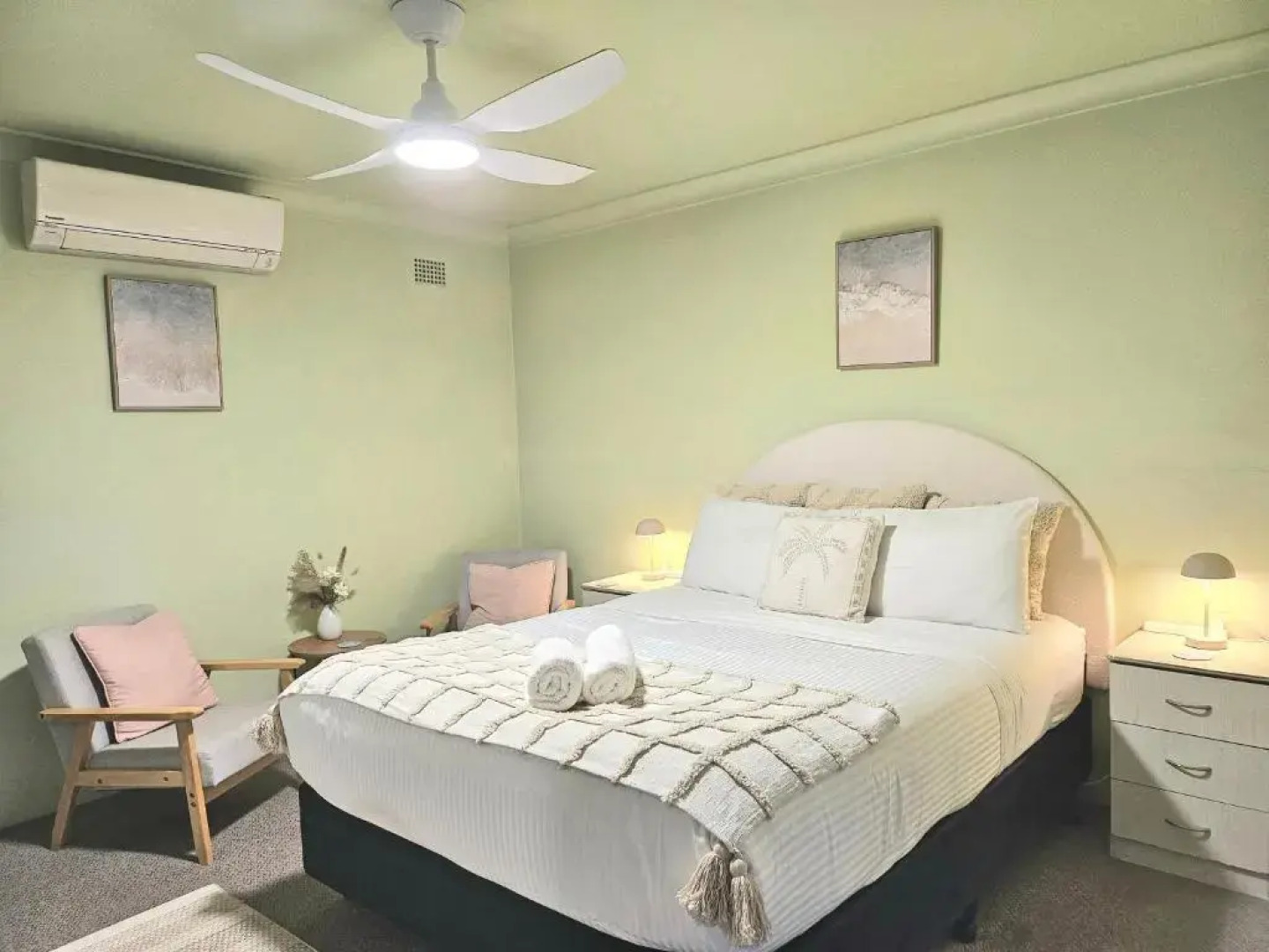 Mollymook Ocean View Motel - Welcoming Guests 18 Years and Older