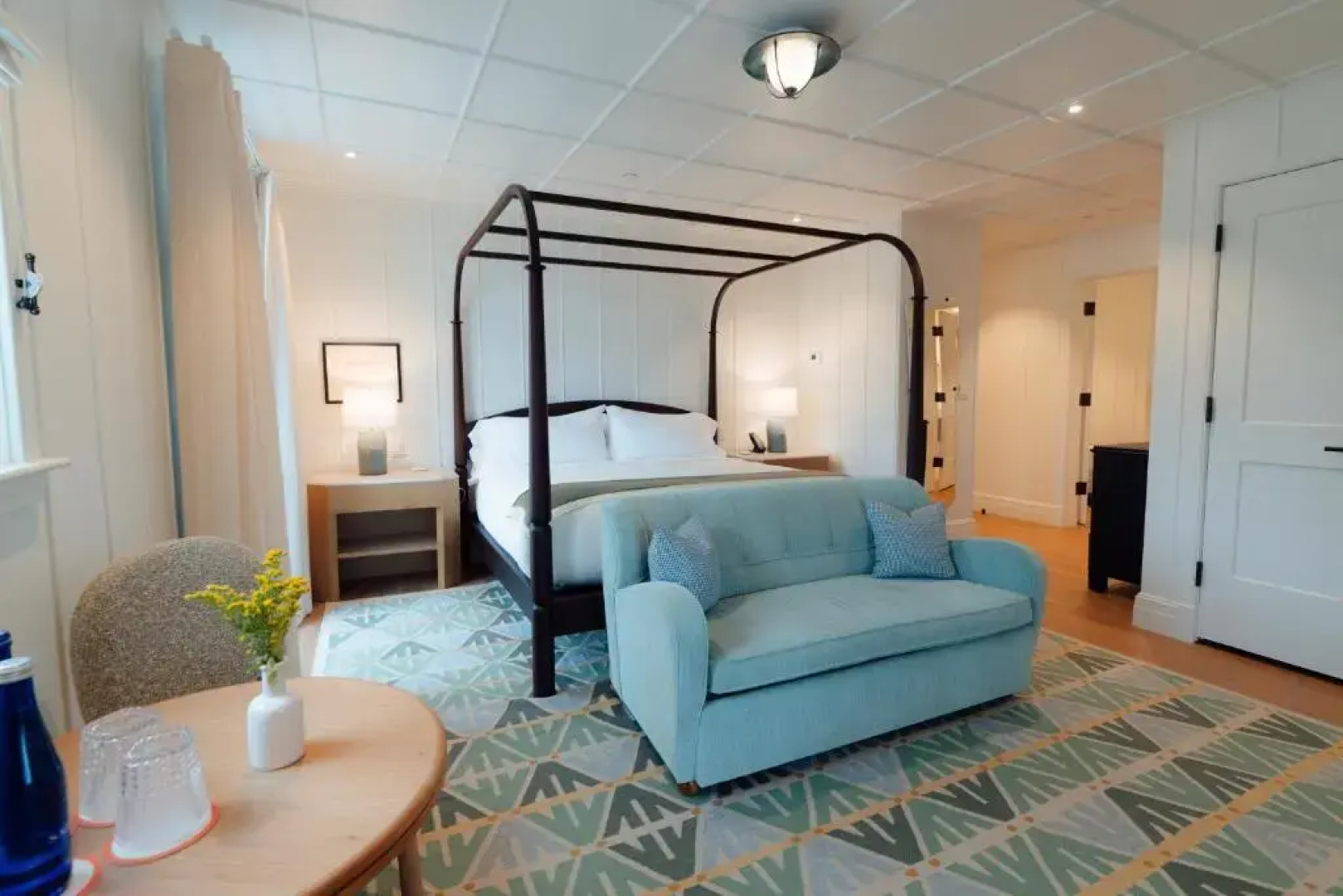Canoe Place Inn and Cottages