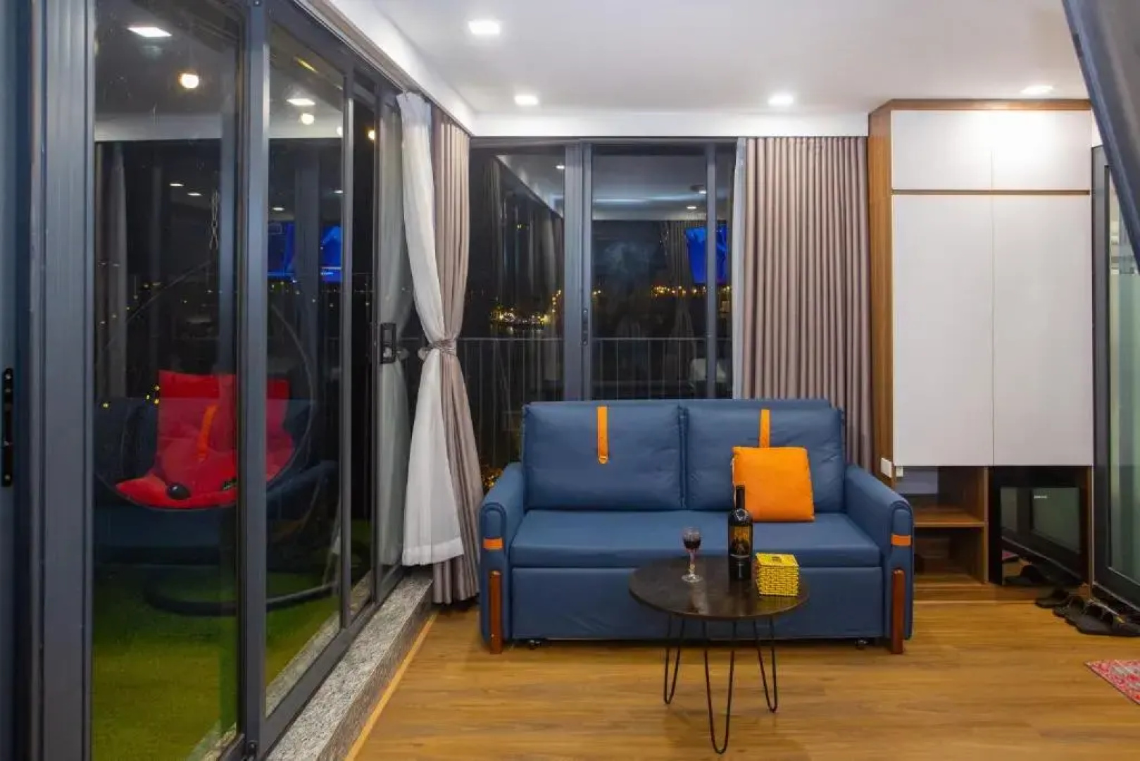 Hanoi Lake View Hotel & Travel