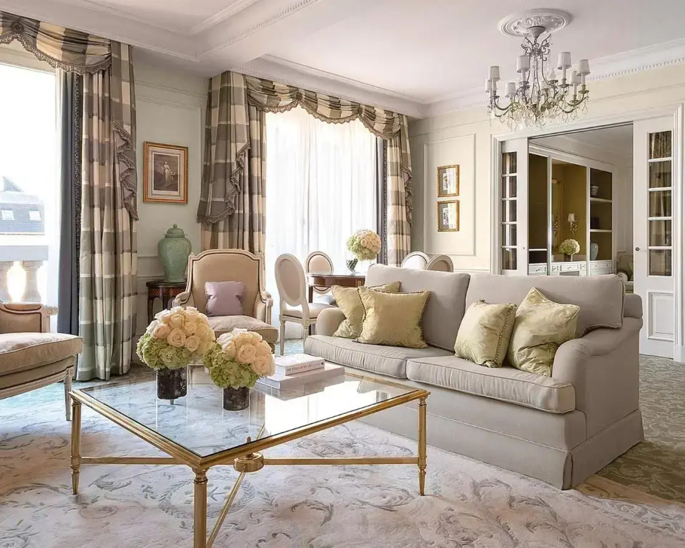 Отель Four Seasons George V