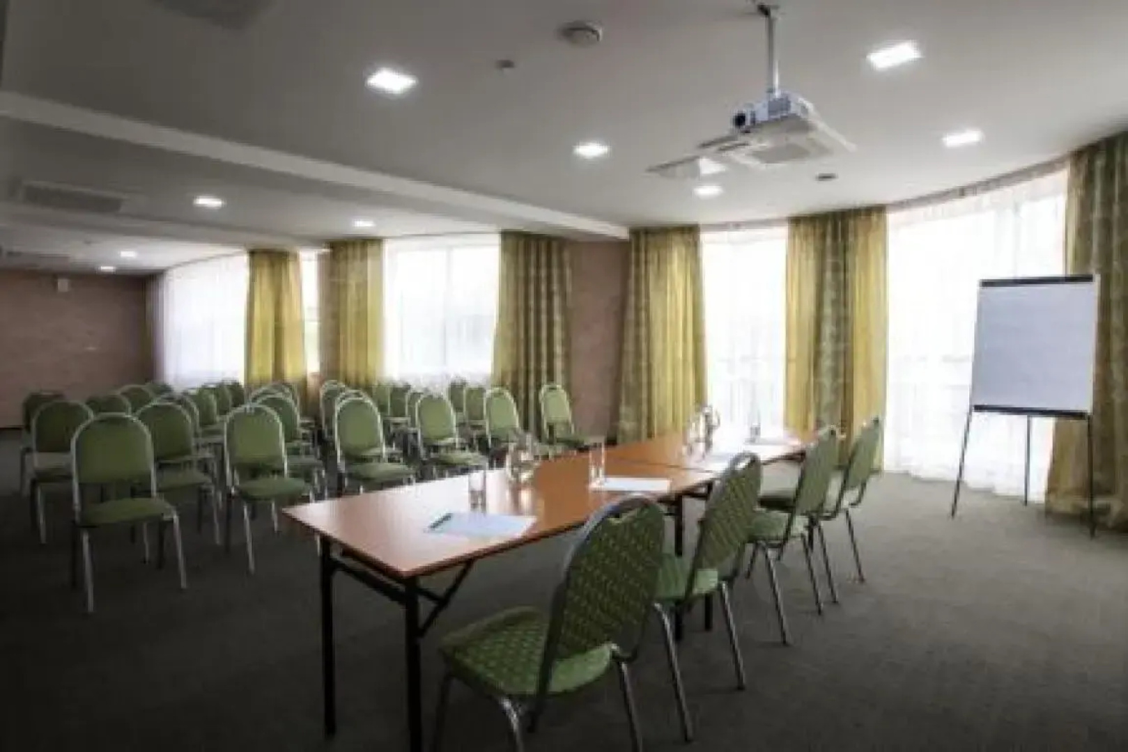Отель Green Hall