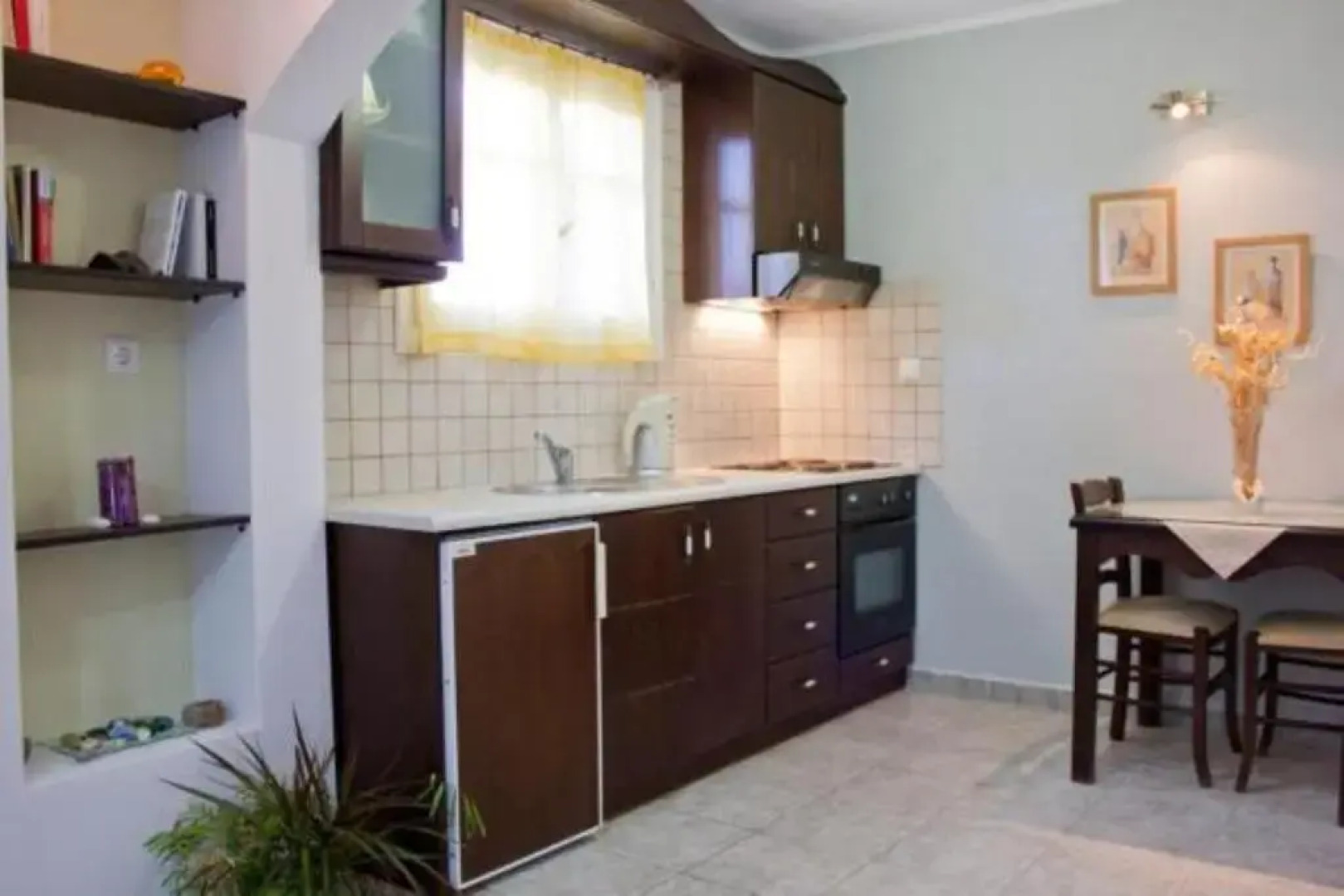 Nikos Sea view apts Milos