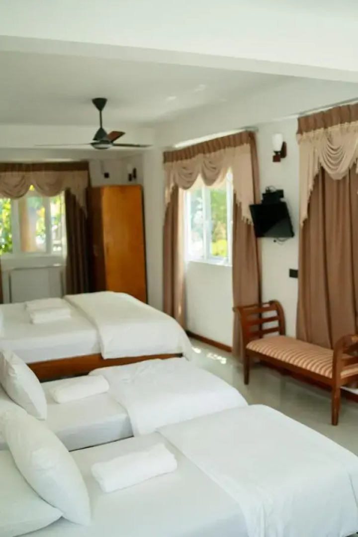 Tropical Biosphere Hotel