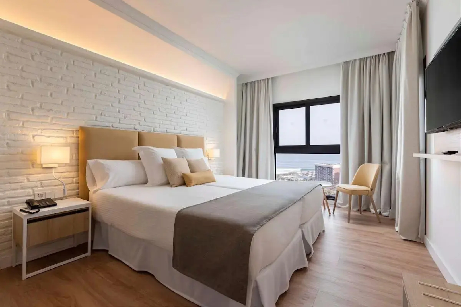 Отель AluaSoul Orotava Valley