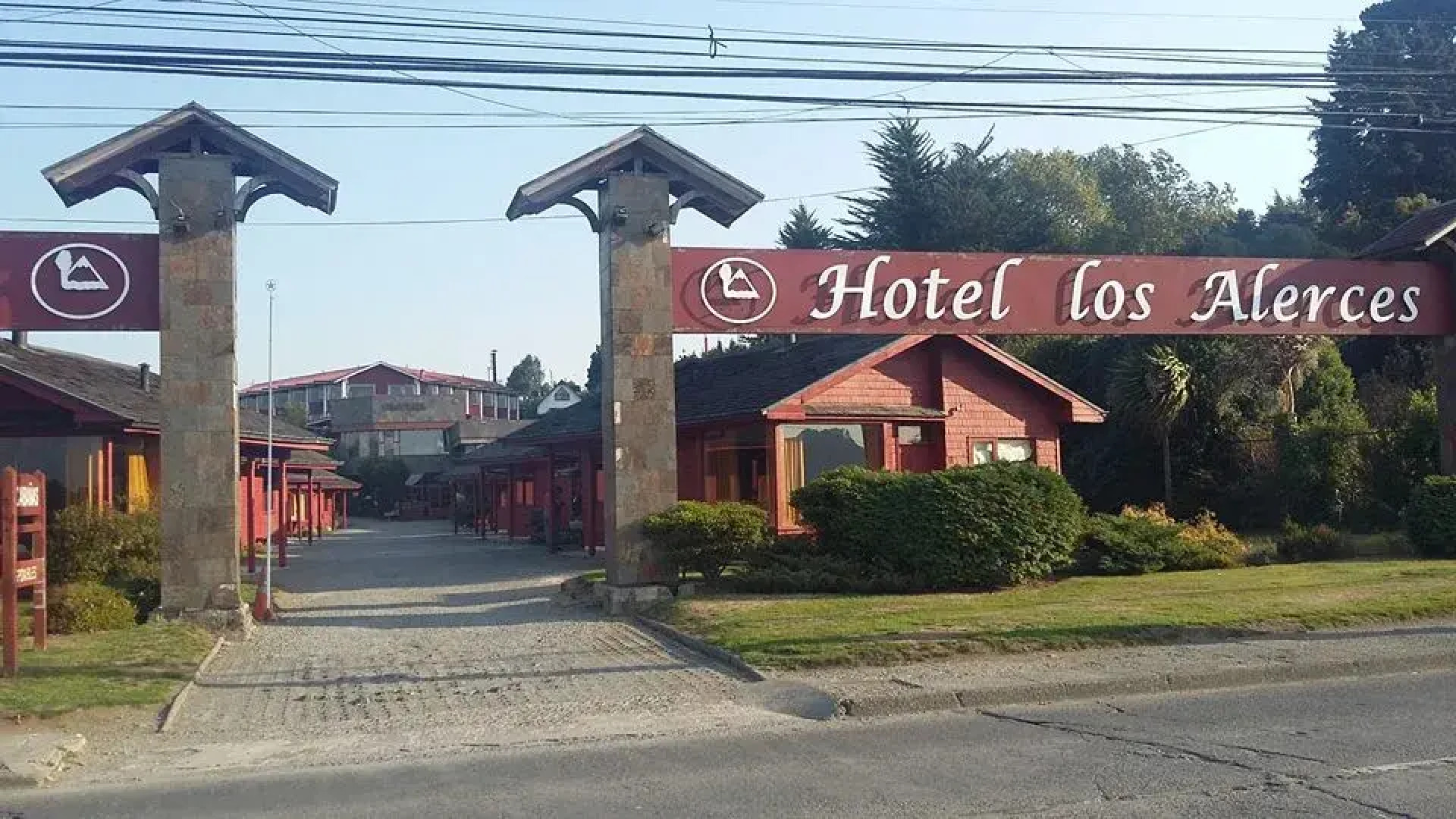 Los Alerces Hotel Cabañas Y Salones