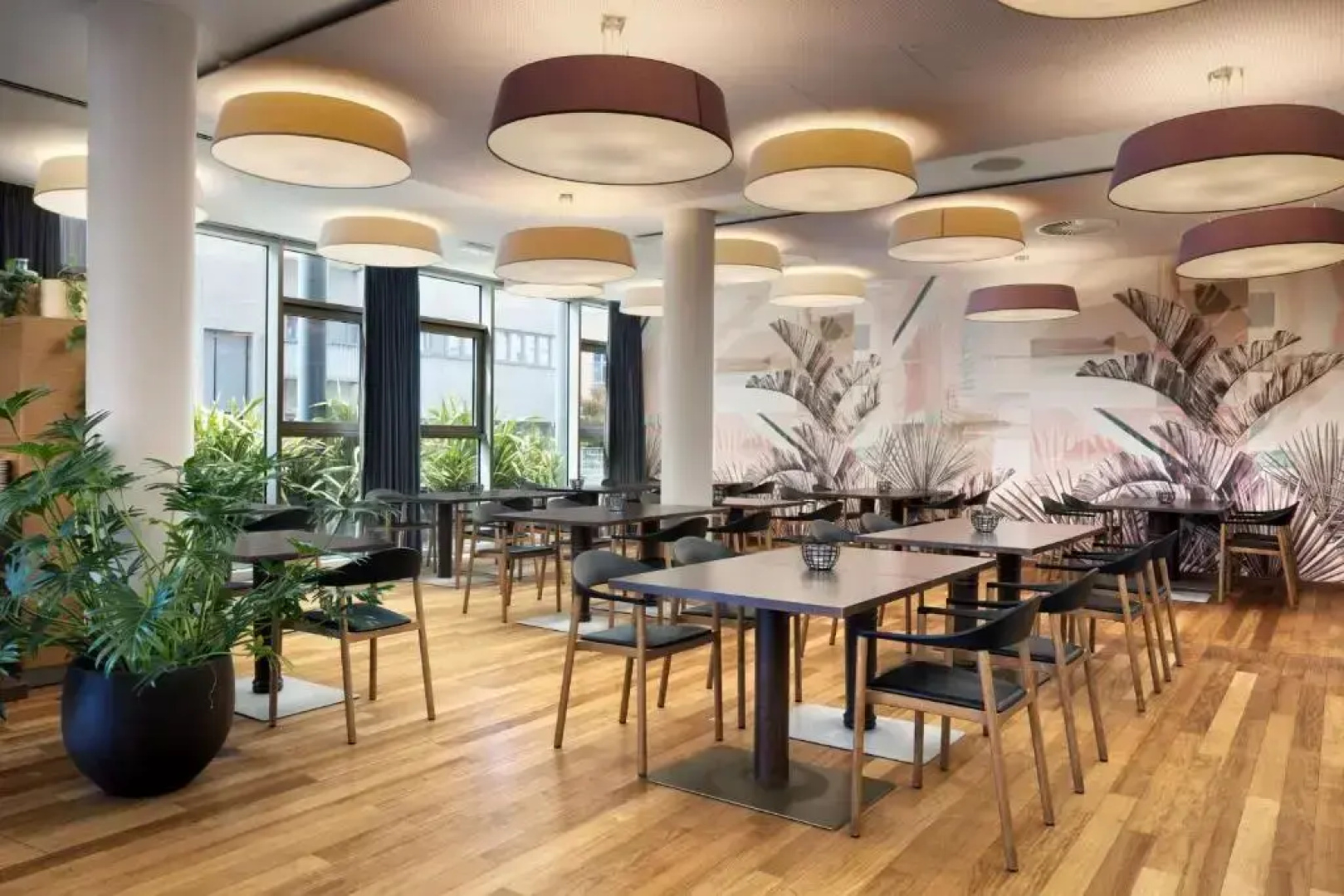 Отель Four Points by Sheraton Bolzano