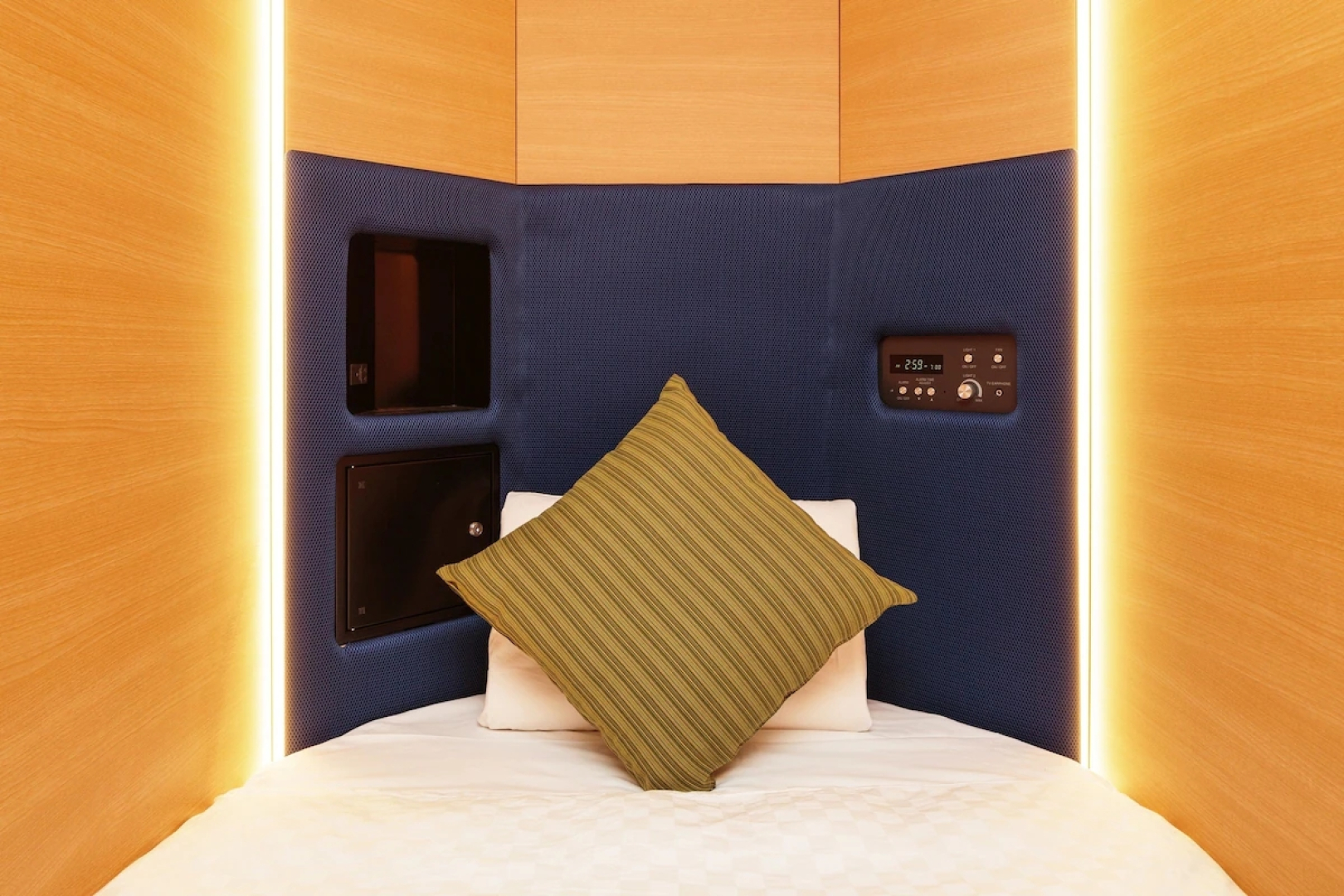 Отель MyCube by Mystays Asakusa Kuramae