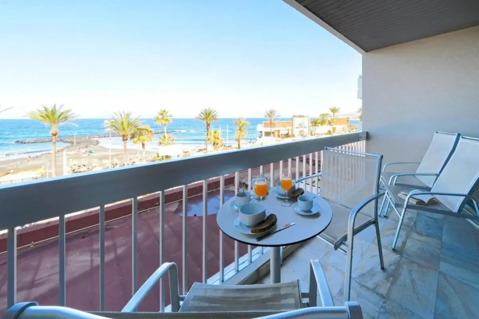 Ona Palm Beach