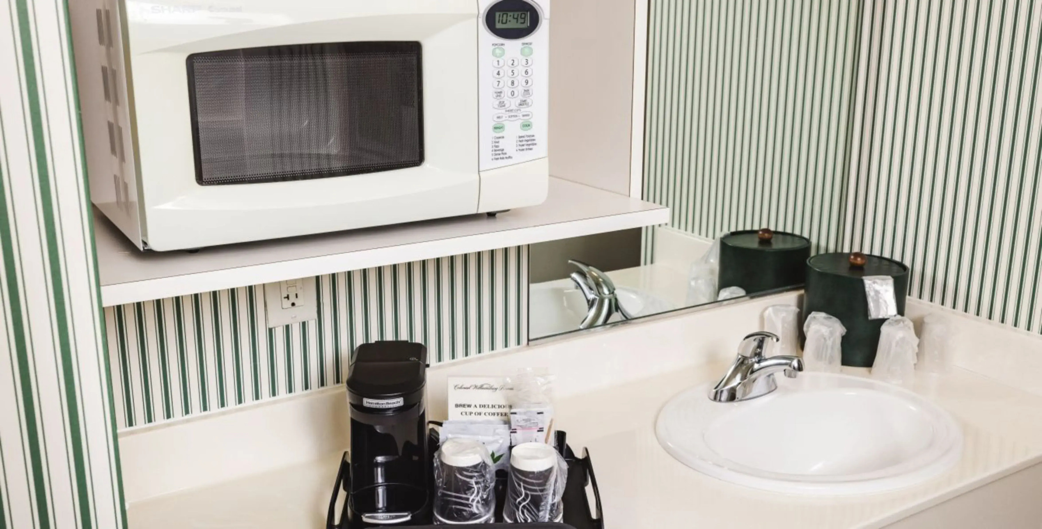 Williamsburg Woodlands Hotel & Suites, an official Colonial Williamsburg Hotel