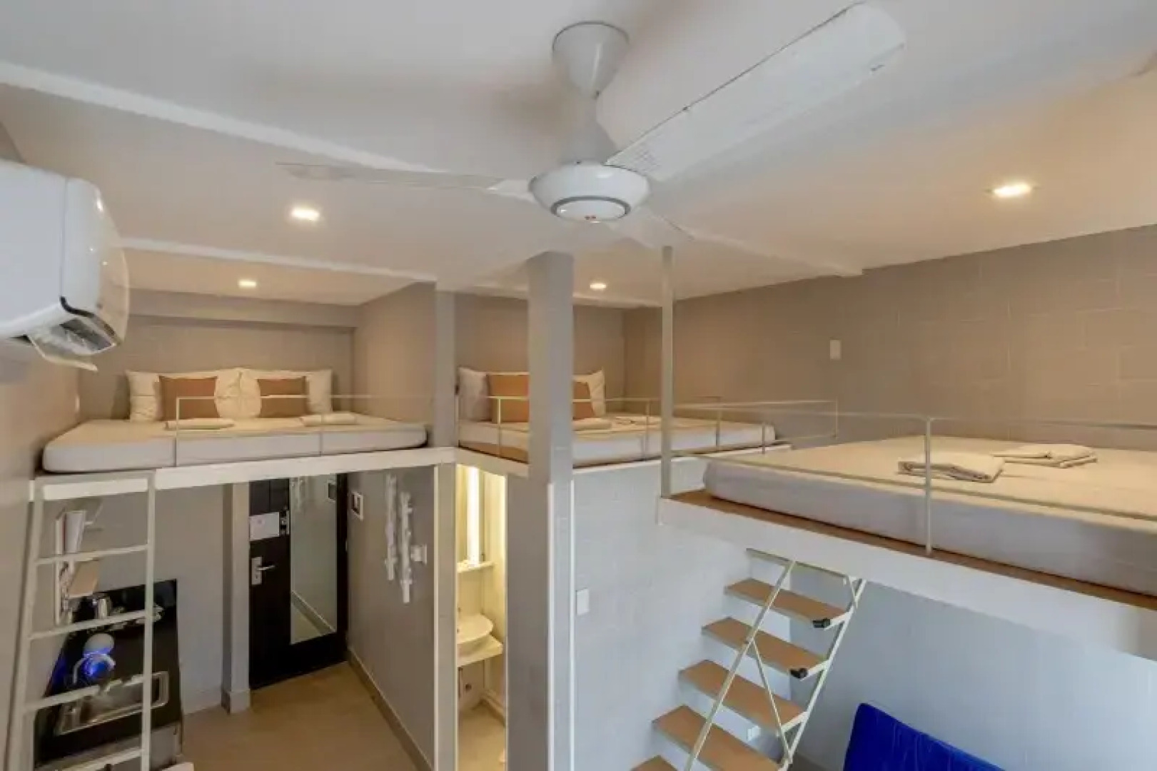 Selah Pods Hotel Manila