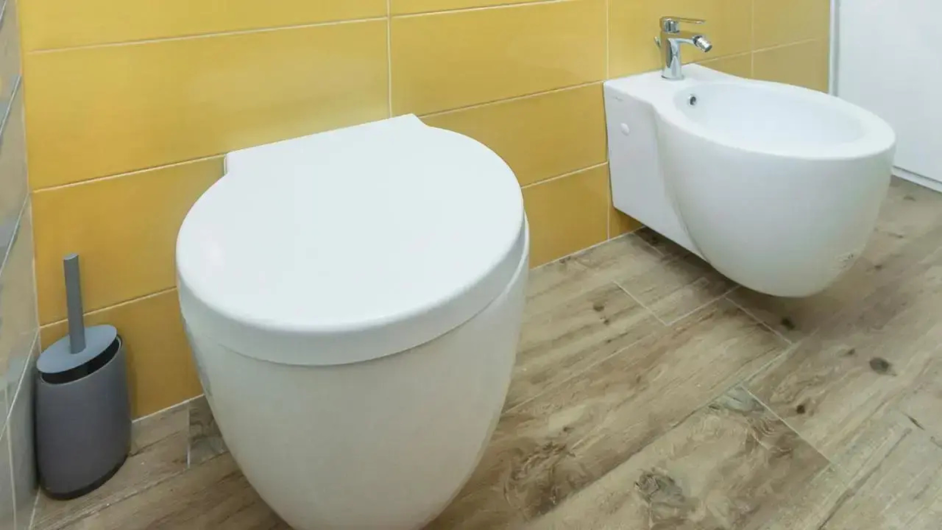 Welcomely - Waterfront Home a Balcony on the sea