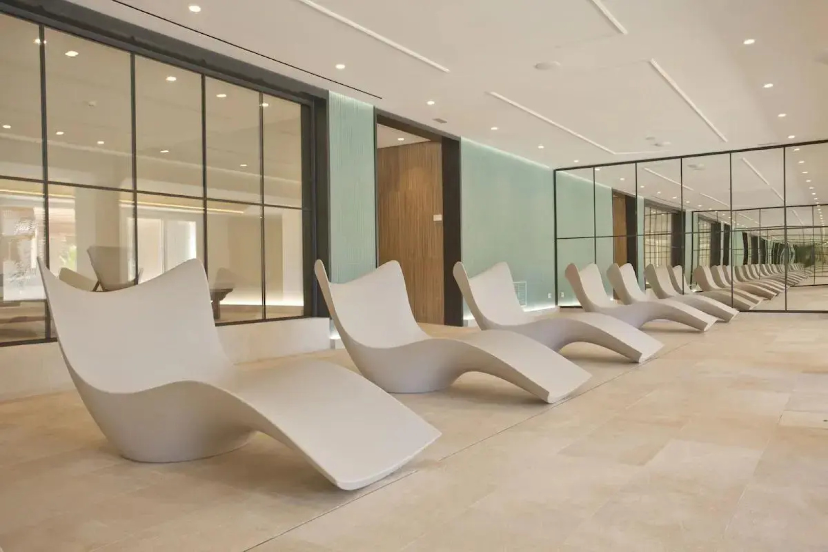 Отель Grupotel Molins