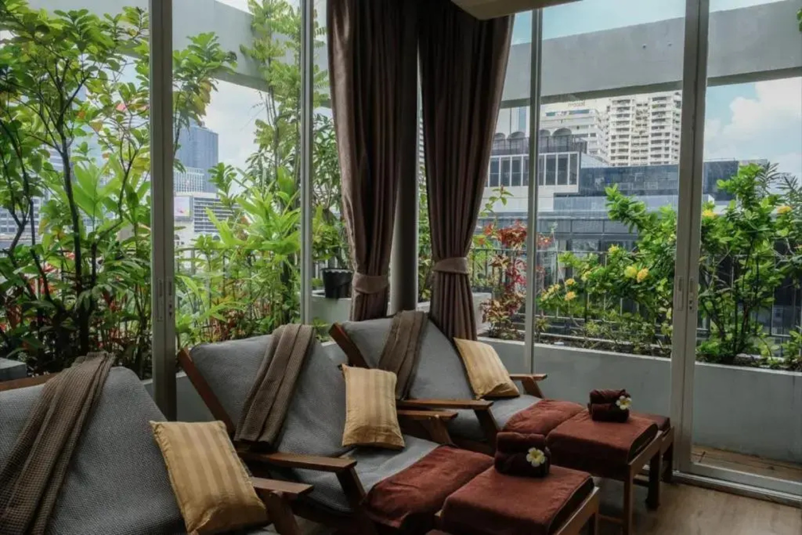 Sabai Sathorn Service Apartment