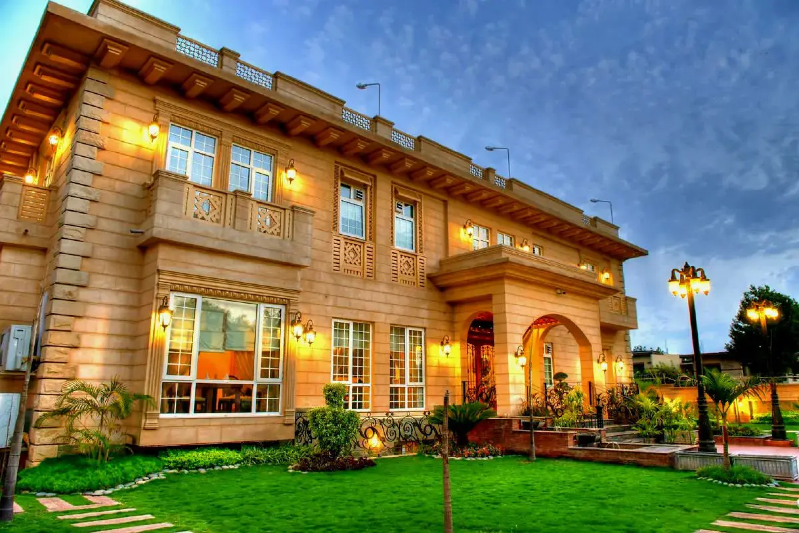 Bella Hotel