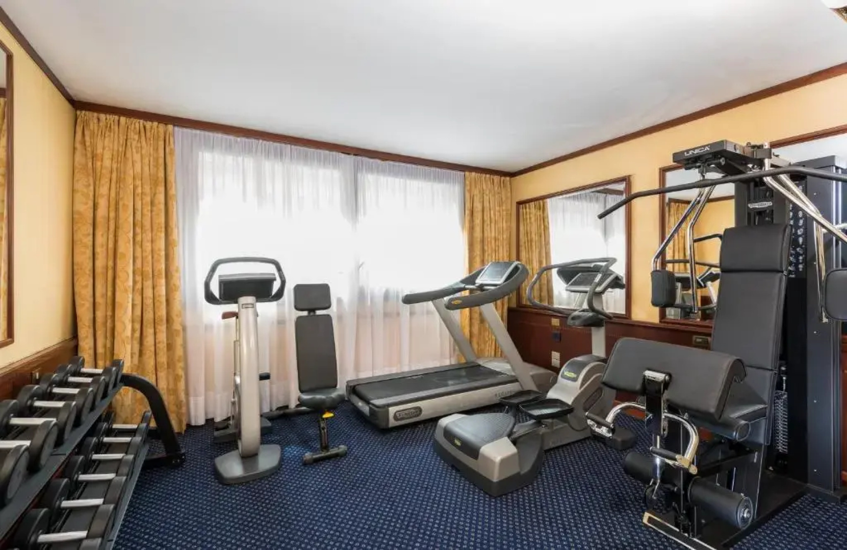 Отель Leonardo Hotel Milan City Center