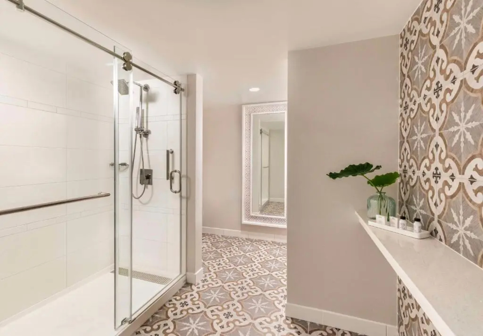 The Singer Oceanfront Resort, Curio Collection by Hilton
