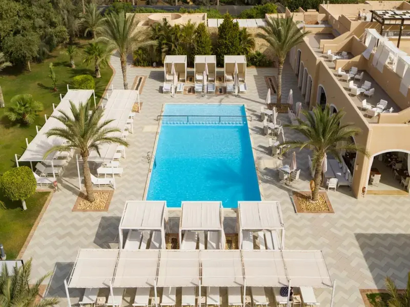 Отель JAZ Neo Almazino, Almaza Bay