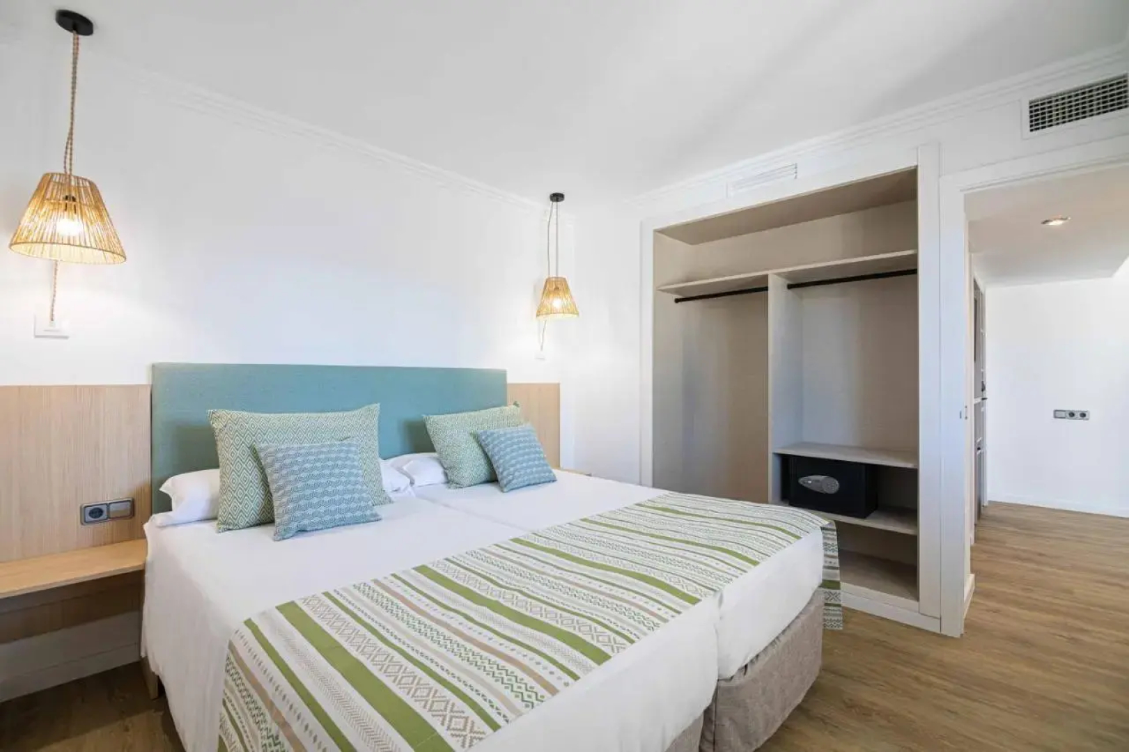 MarSenses Ferrera Blanca Hotel Family