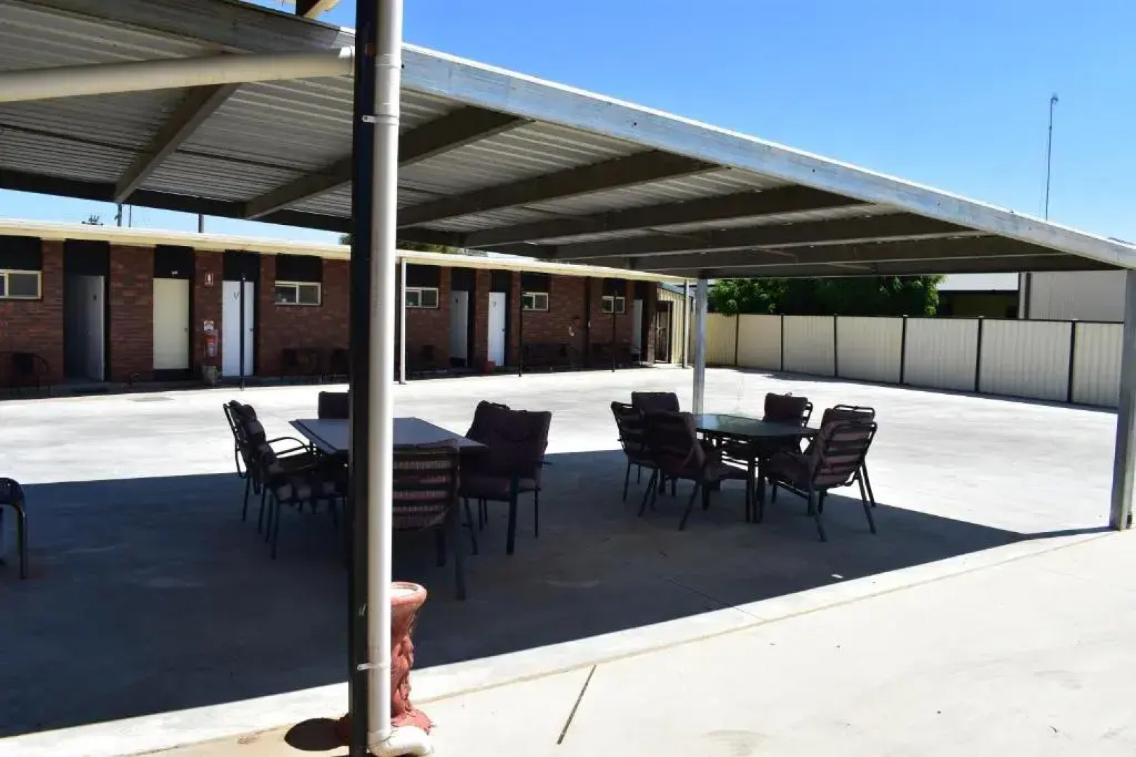 Riviana Motel