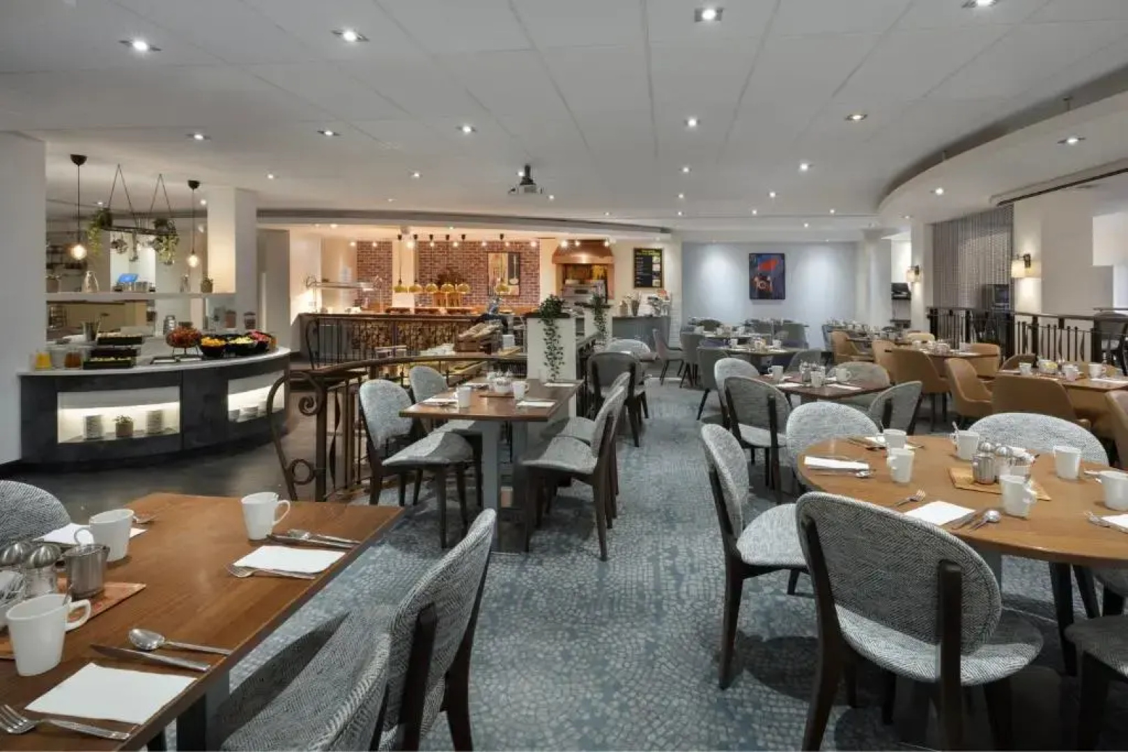Delta Hotels by Marriott Heathrow Windsor