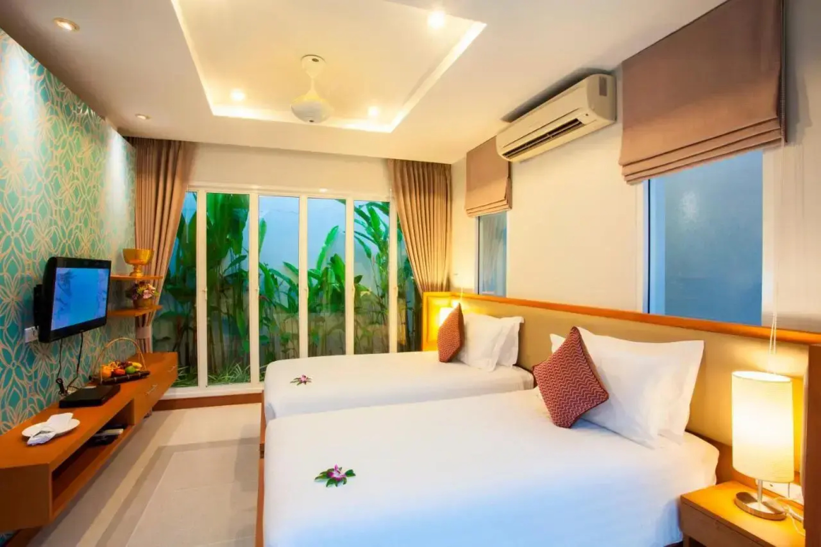 Отель Apsara Beachfront Resort and Villa 