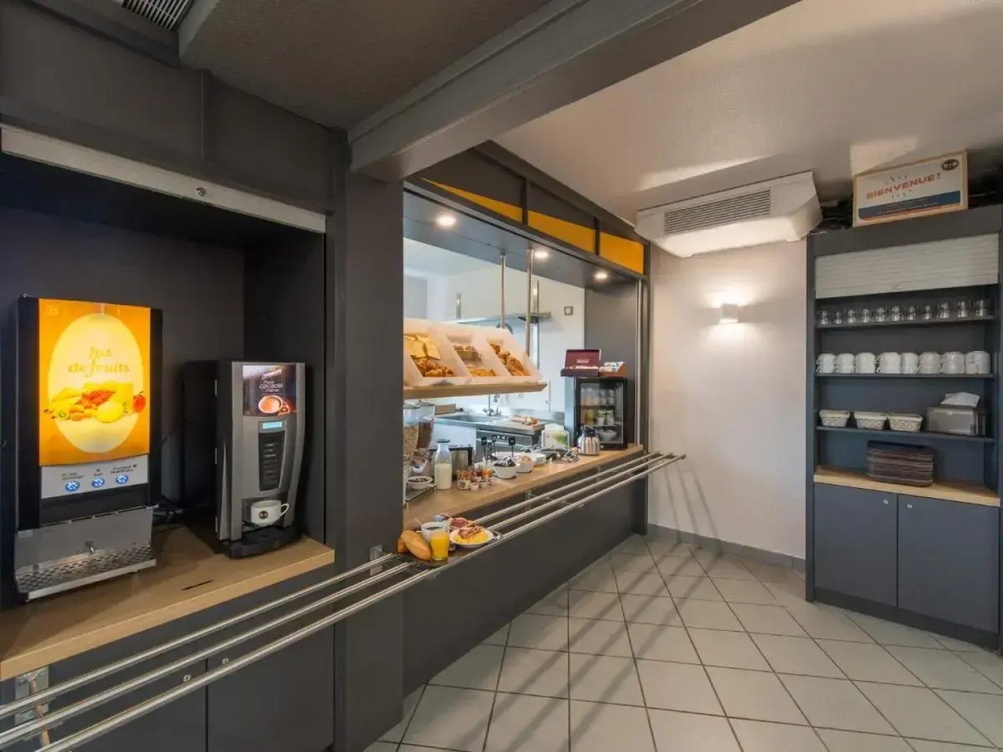 B&B HOTEL Blois Sud Vineuil