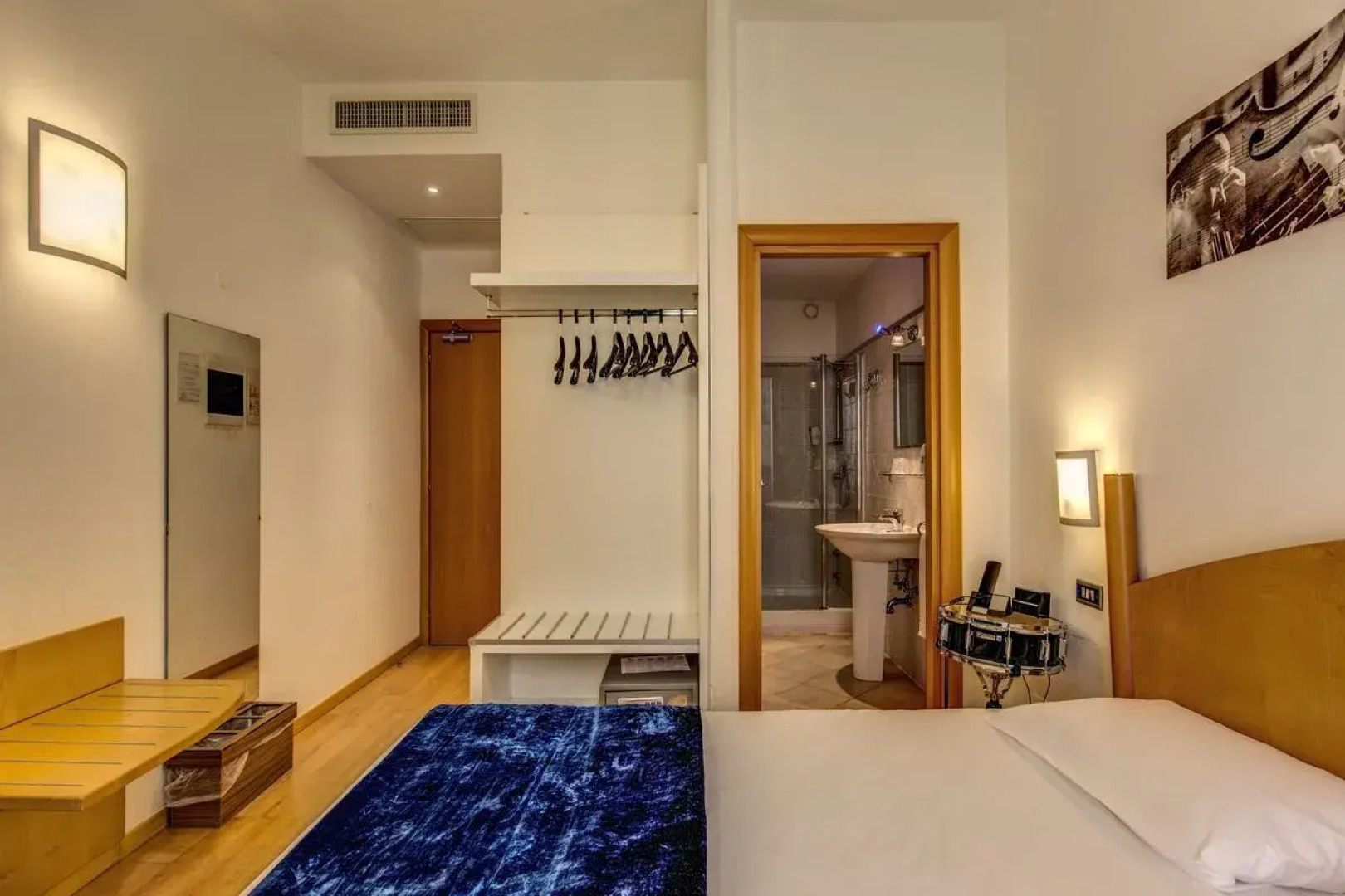 Hotel Franklin Feel The Sound