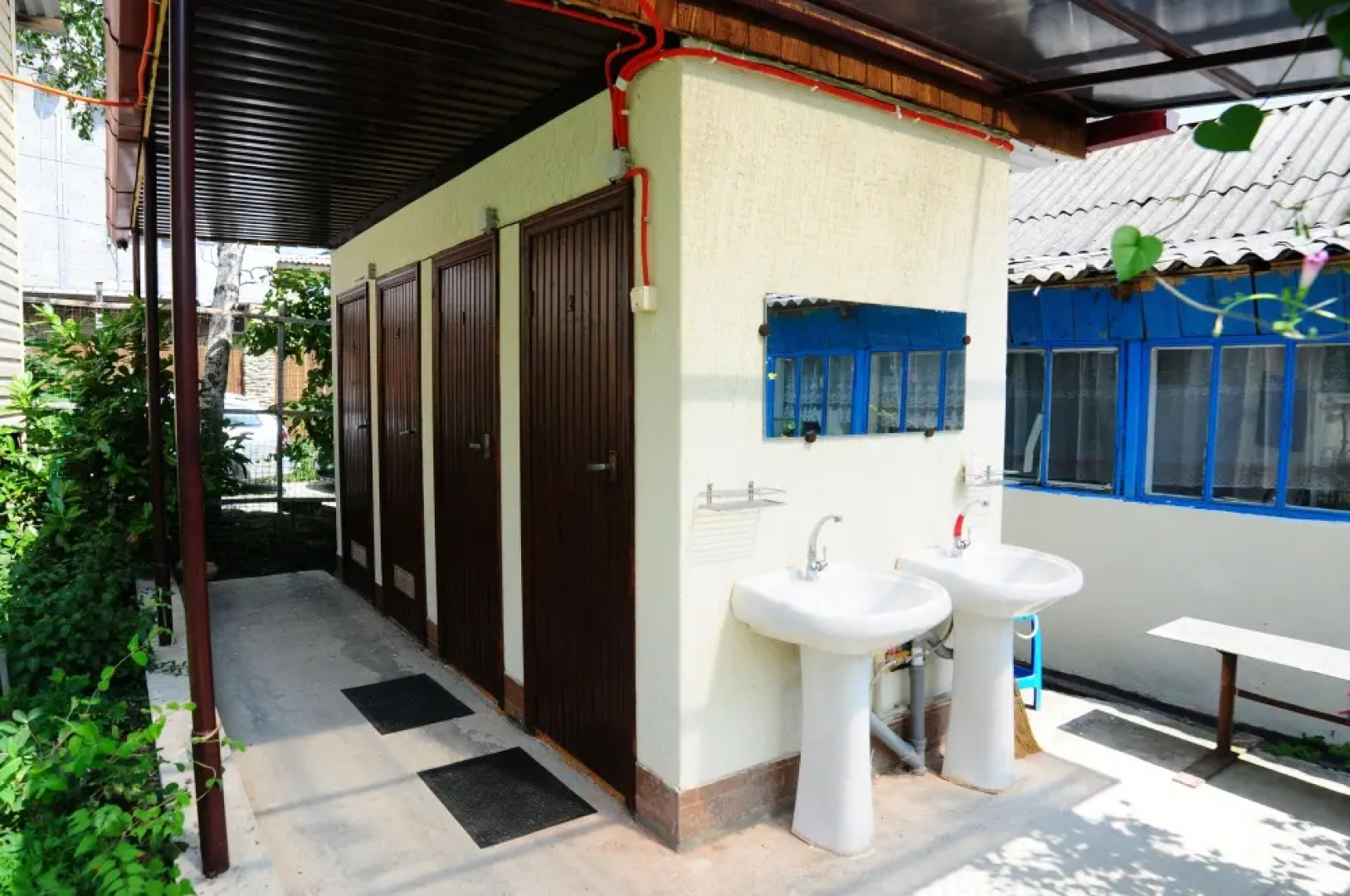 Tikhy Dvorik v Bette