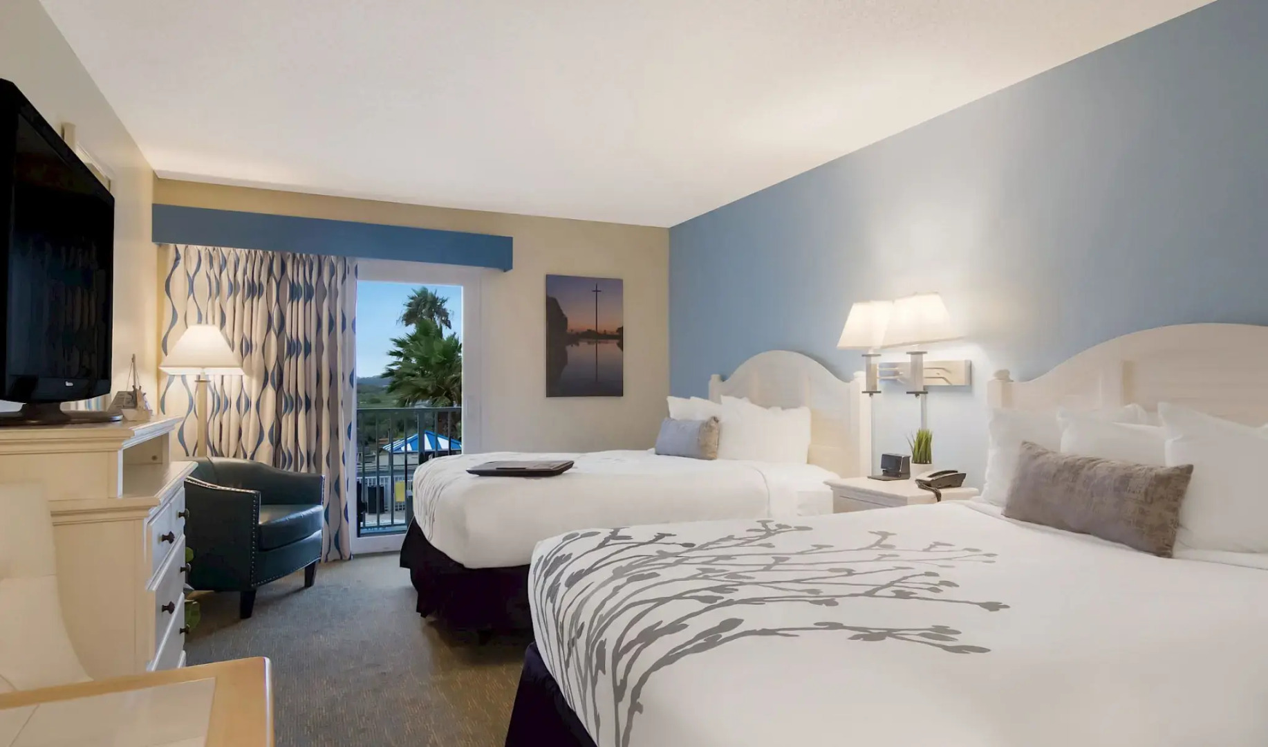 Ocean Sands Beach Boutique Inn - 1 Acre Private Beach