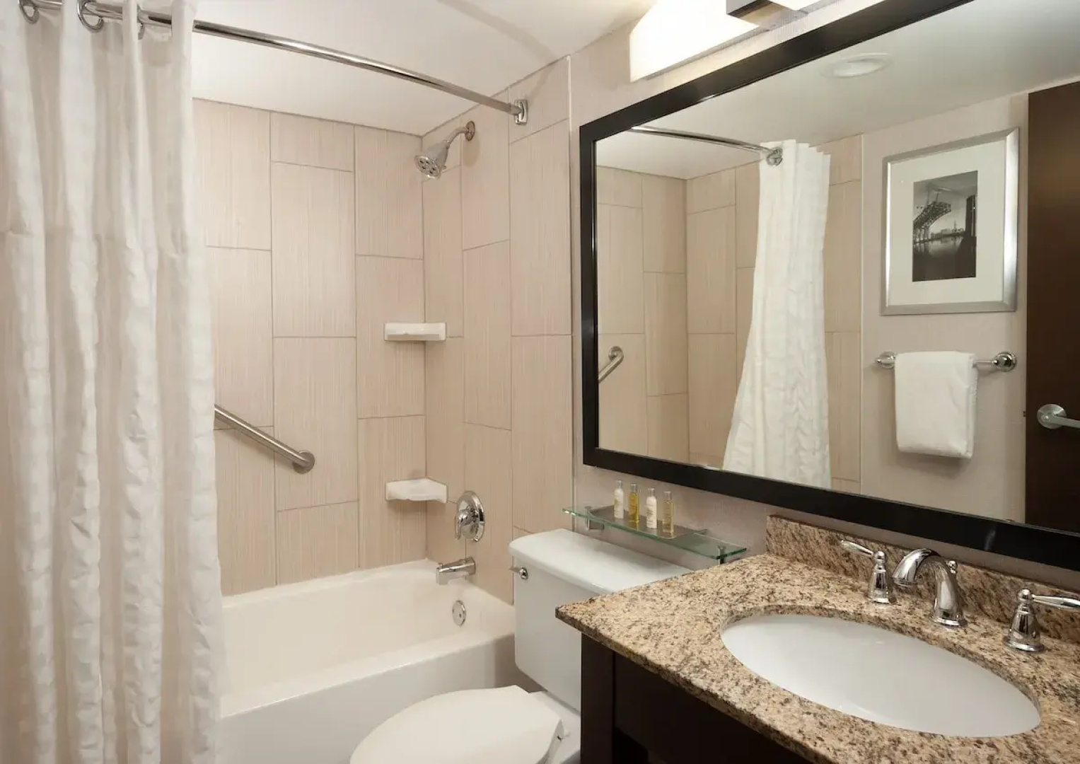 DoubleTree by Hilton Hotel Cleveland Downtown - Lakeside