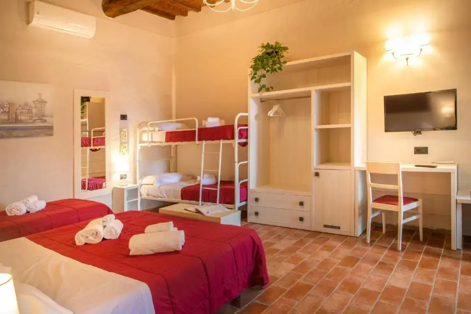 Villa Norcenni Aparthotel