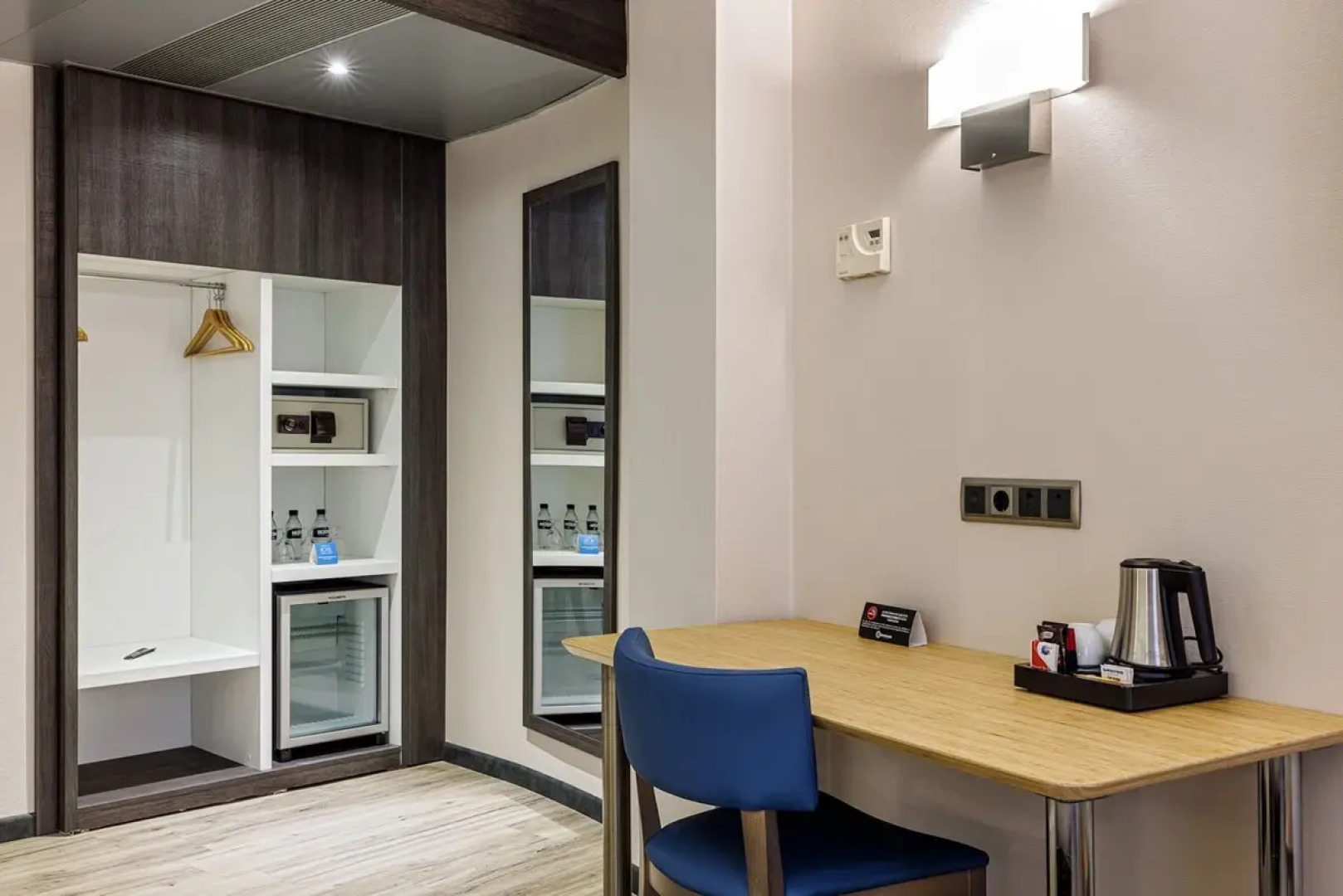 Отель Ronda Lesseps