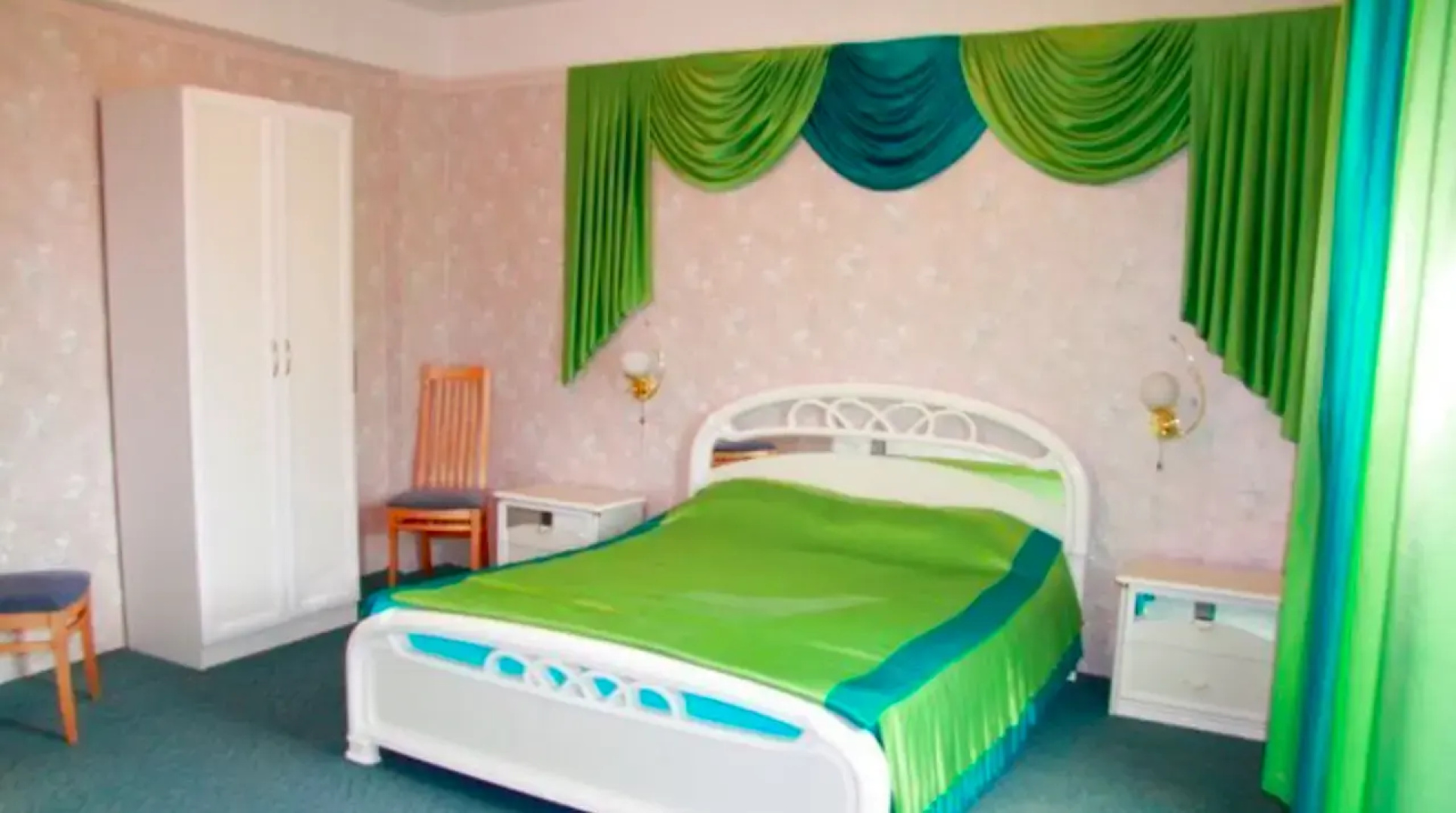 Отель Westa