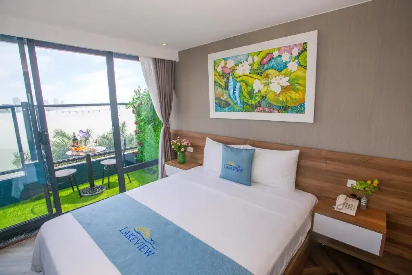 Hanoi Lake View Hotel & Travel
