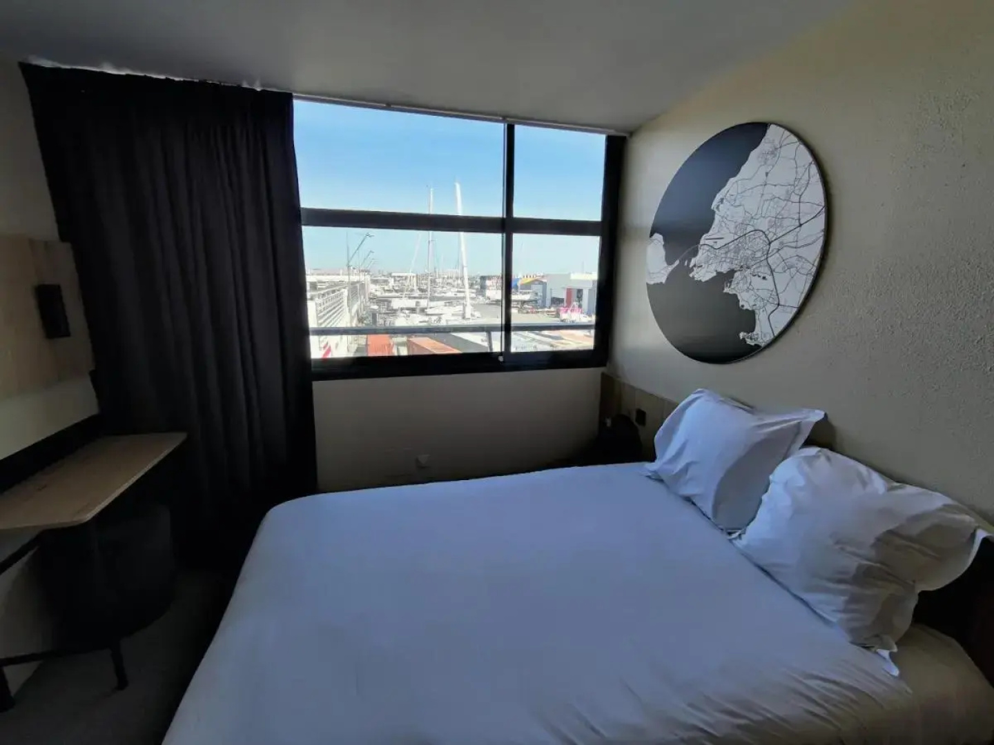 B&B HOTEL La Rochelle Centre les Minimes