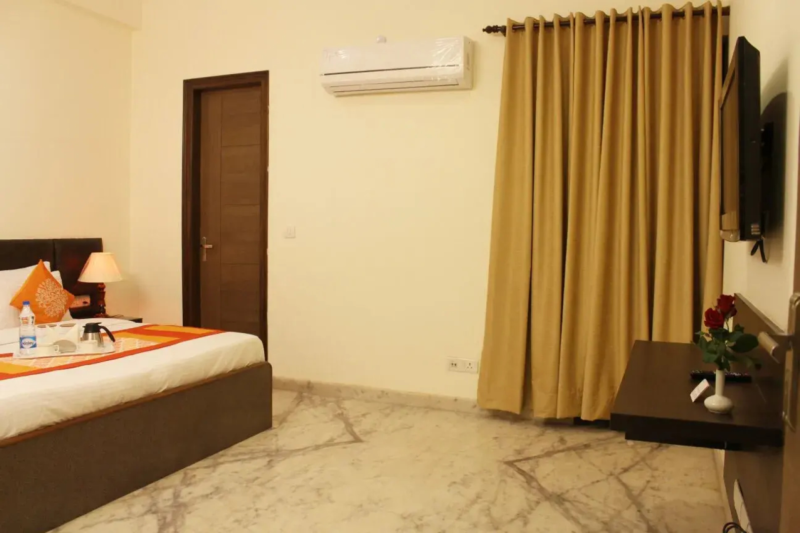 Itsy Hotels Swastika Inn Sector 26