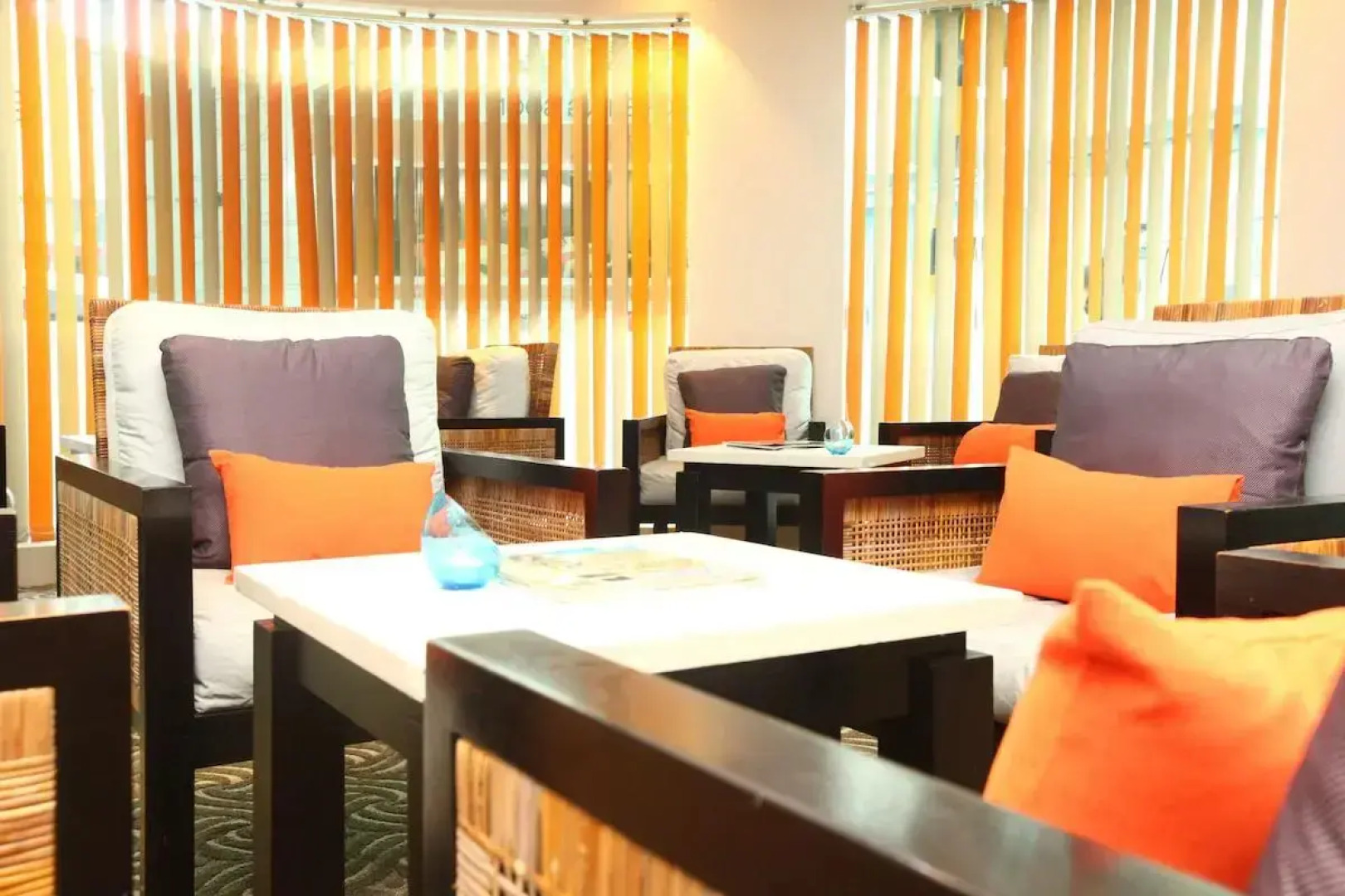 Отель The Beehive