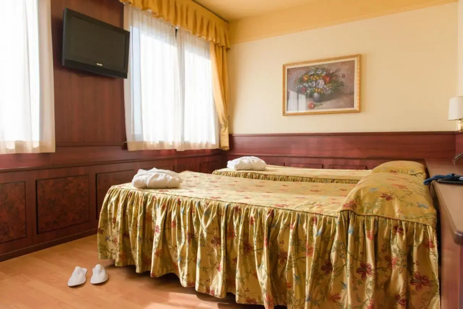 Melas Hotel