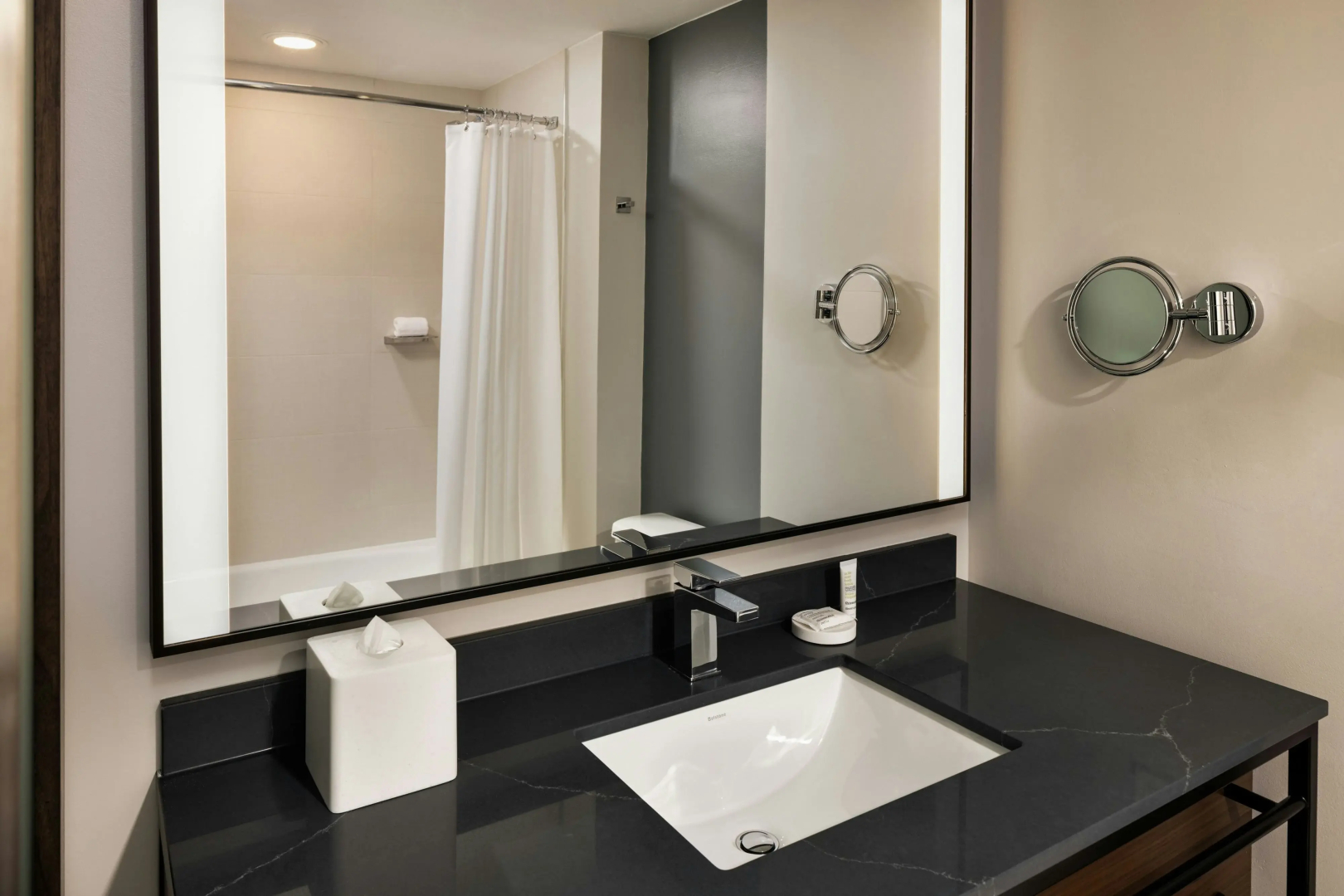 Oshkosh Marriott Waterfront Hotel & Convention Center