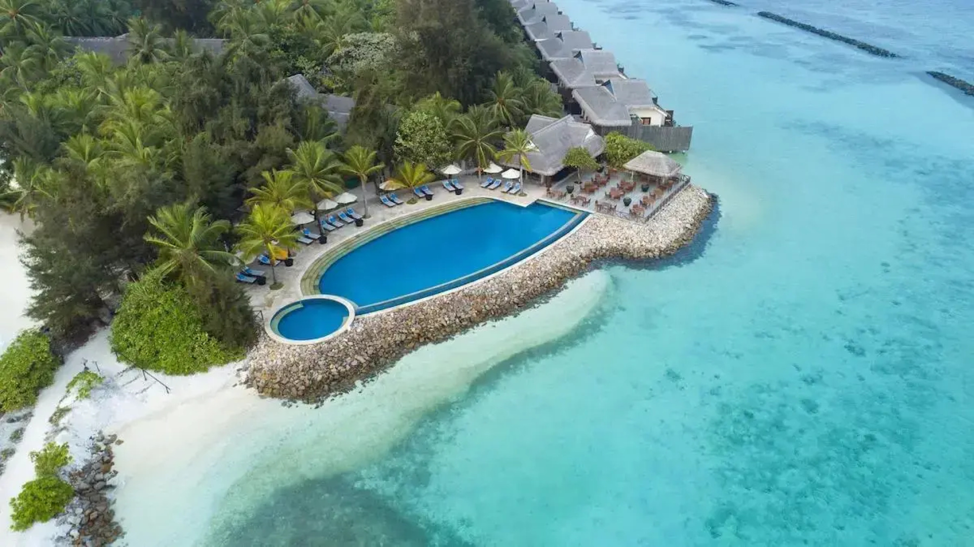 Спа-курорт Taj Coral Reef