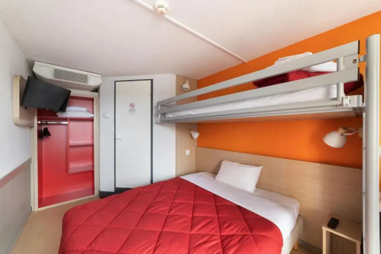 Premiere Classe Avignon Sud - Parc des Expositions