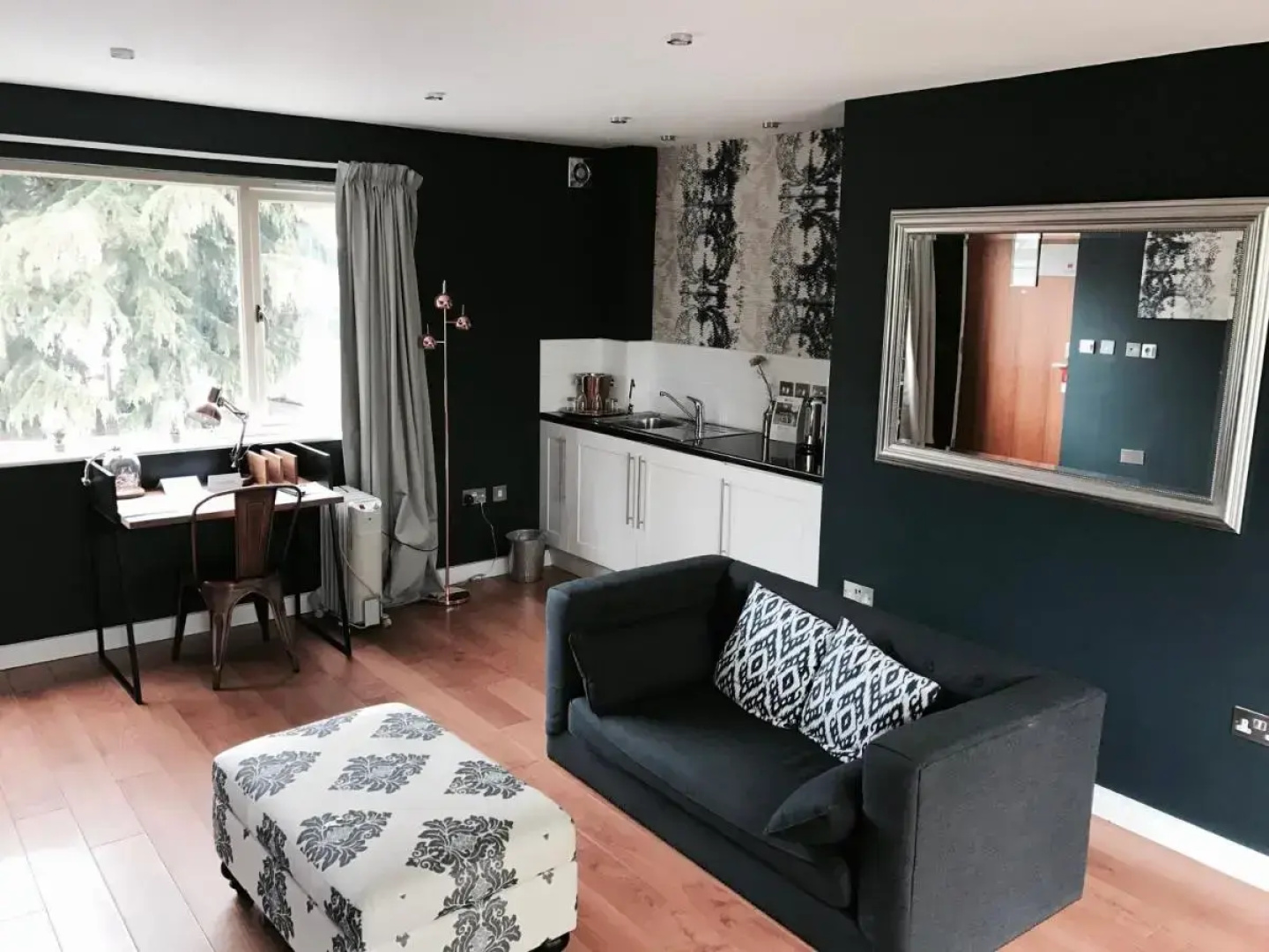 Oaklands Hotel