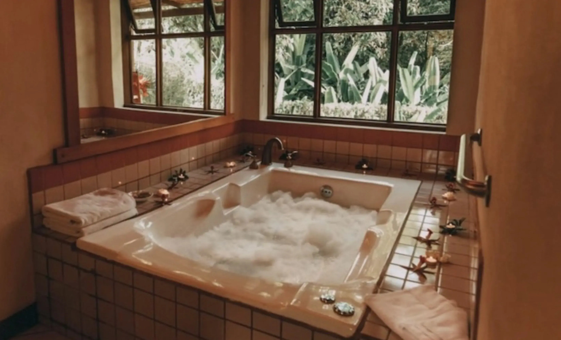 Villa Blanca Cloud Forest Hotel + Retreat