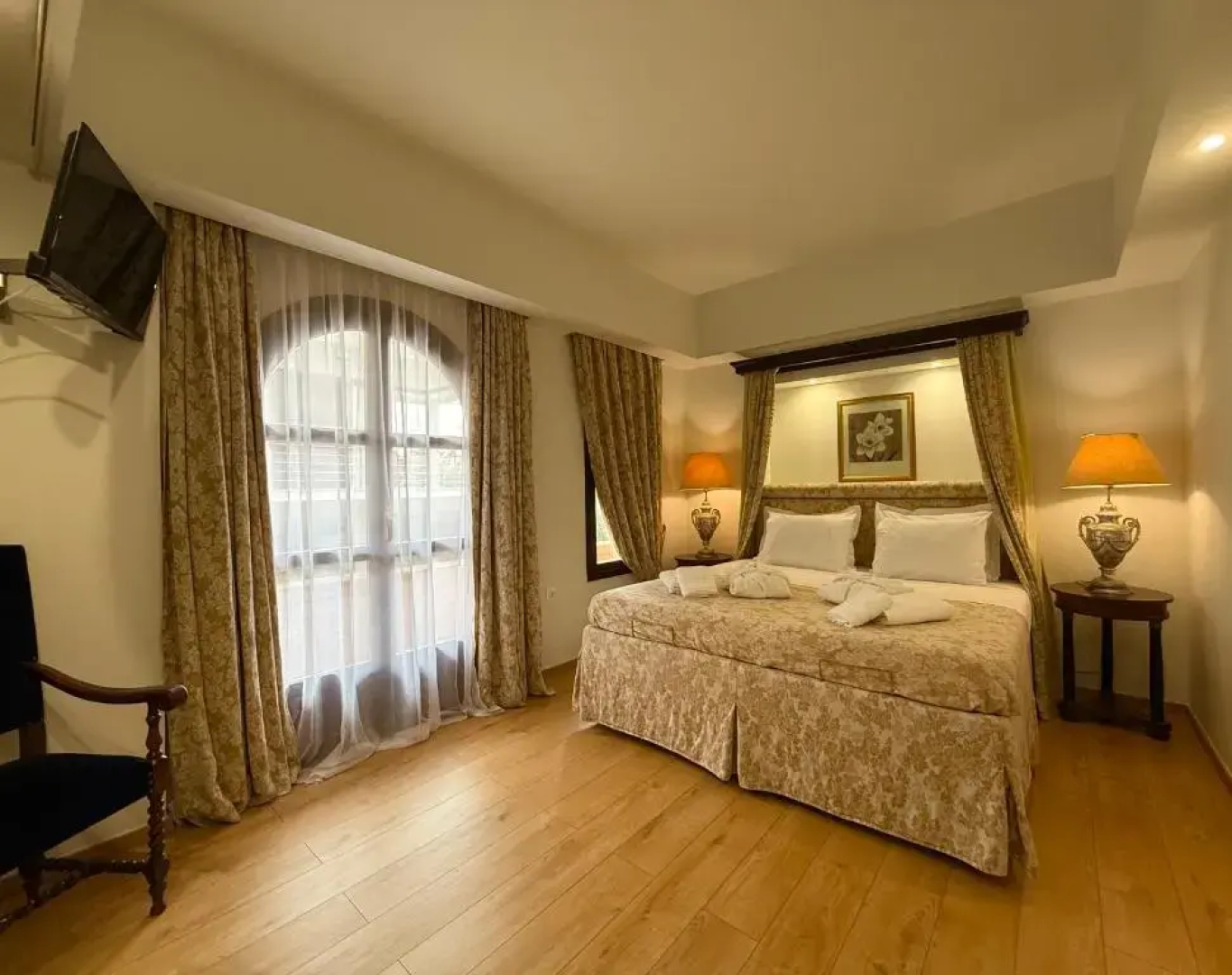 Great Greece Le Convivial Suites