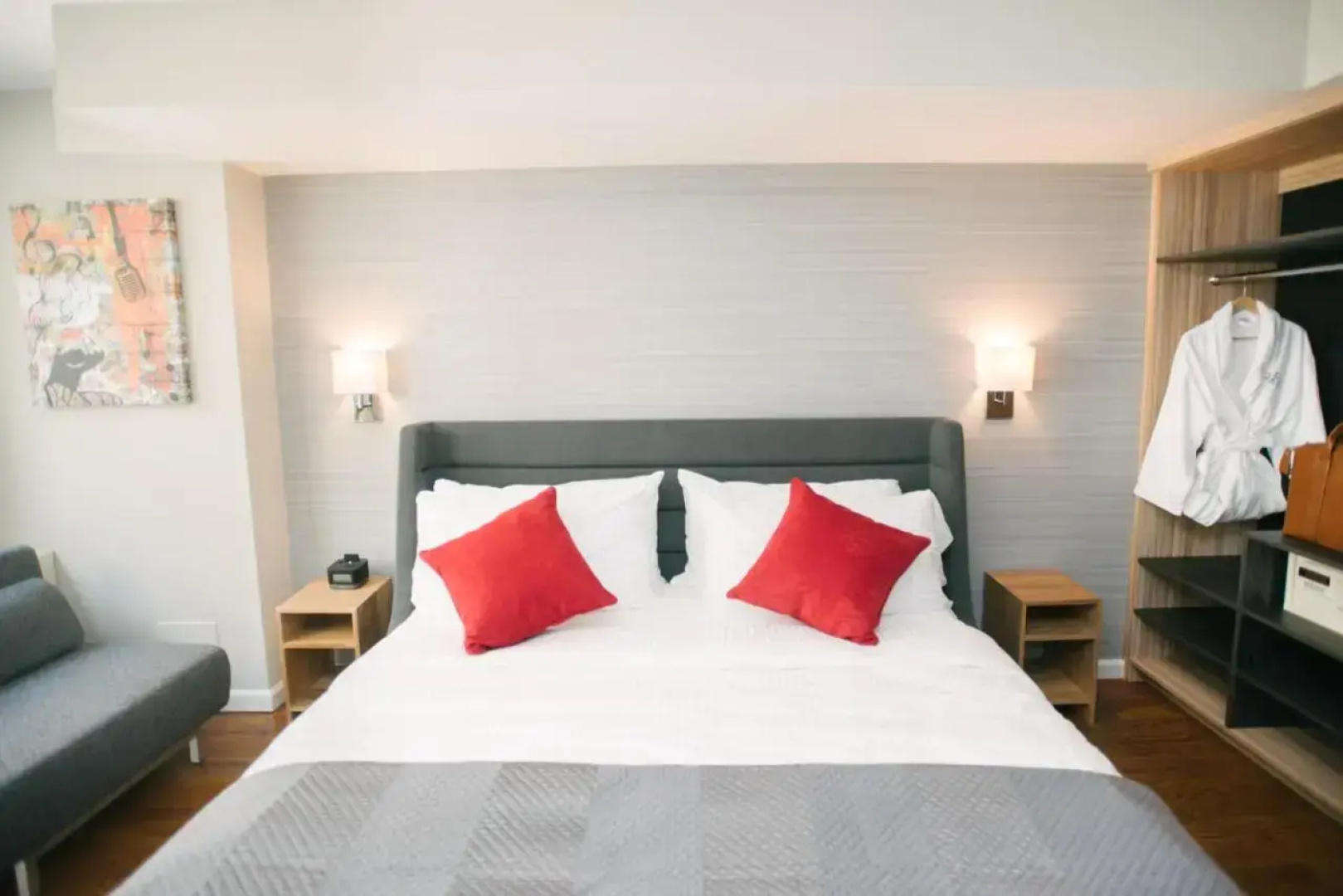 Hotel 32 32