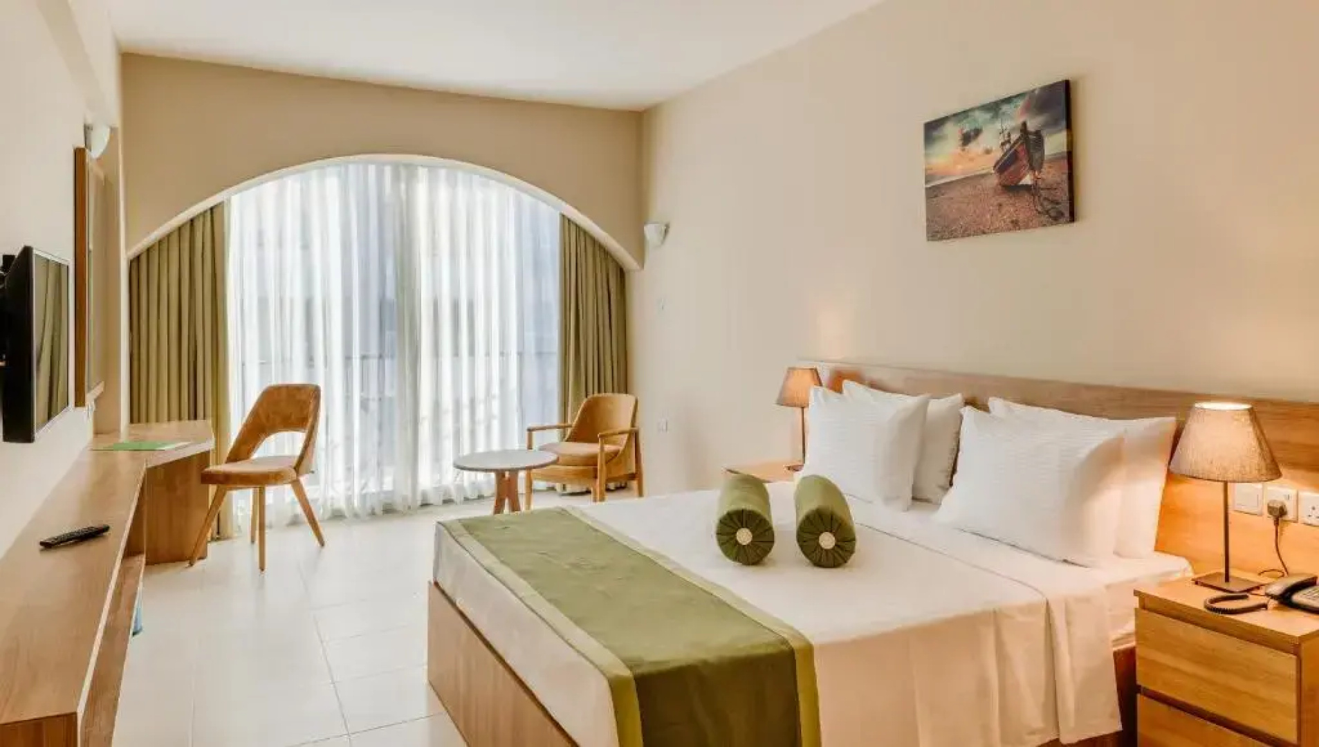 Olivia Palm Hotel